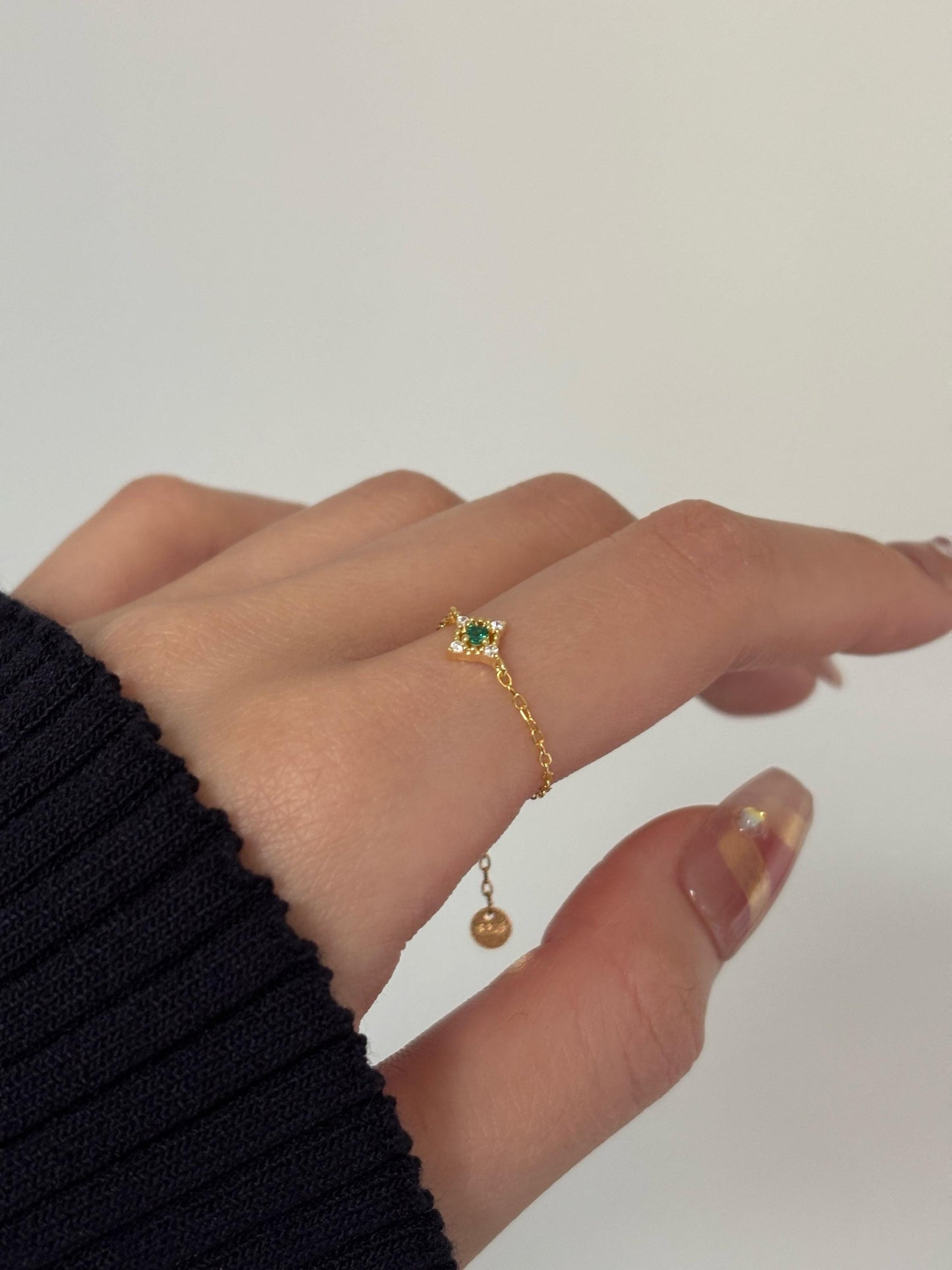 Dainty Square Emerald Ring, Elegant Green Stone Adjustable Rings, Vintage Sterling Silver Chain Ring Jewelry, Retro Golden Rings Jewellery