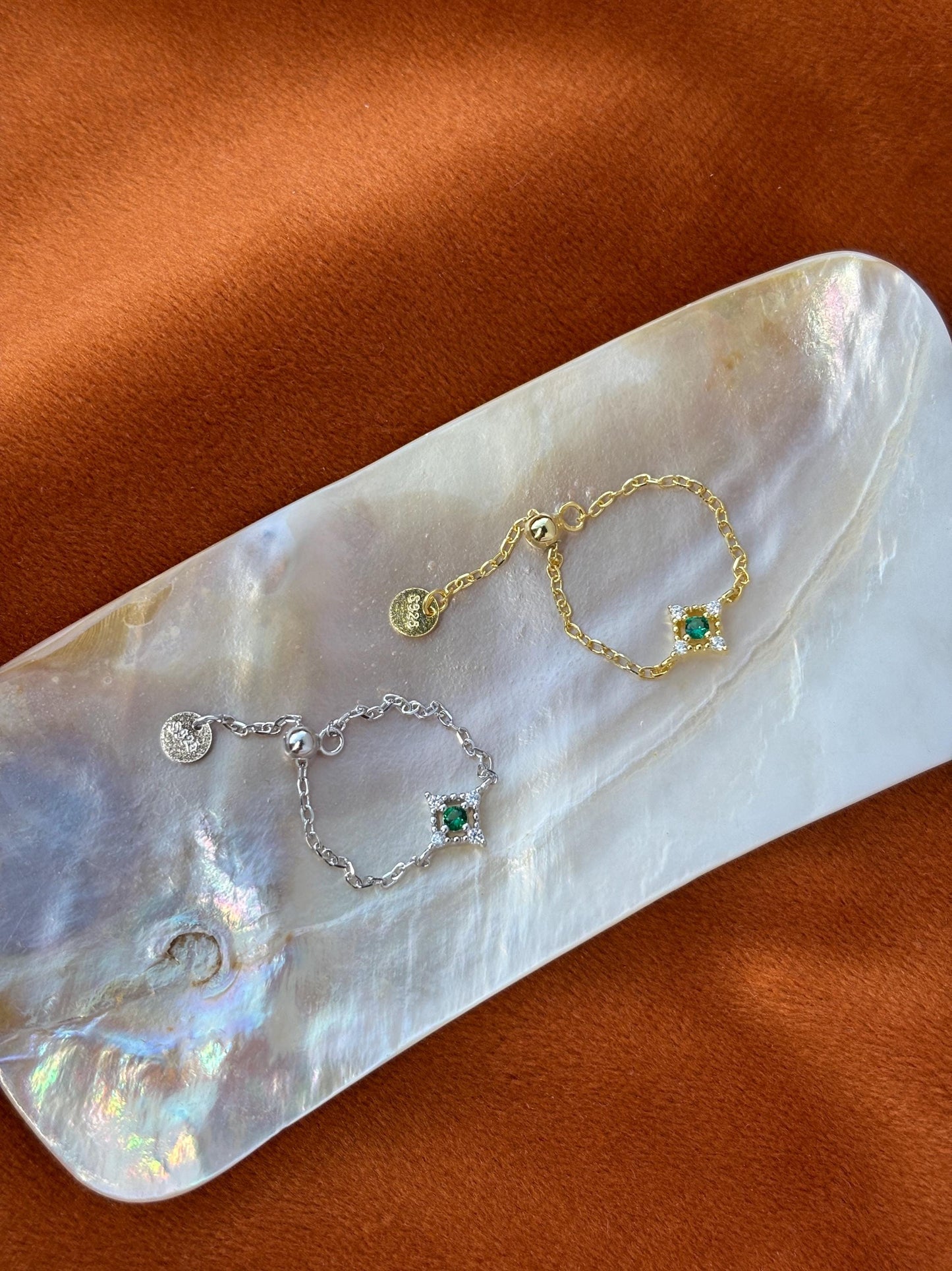 Dainty Square Emerald Ring, Elegant Green Stone Adjustable Rings, Vintage Sterling Silver Chain Ring Jewelry, Retro Golden Rings Jewellery