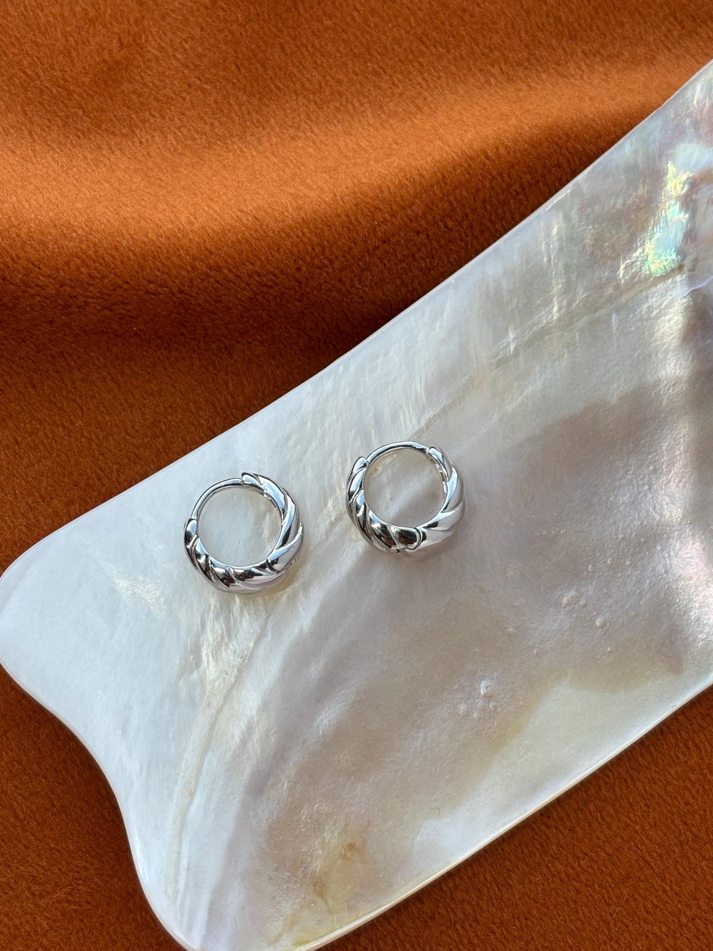 Minimalist Silver Twist Hoops, Golden Spiral Earrings, Twisted Huggie Jewelry, Daily Basic Hoop, 14K Gold Plated Sterling Silver Jewellery