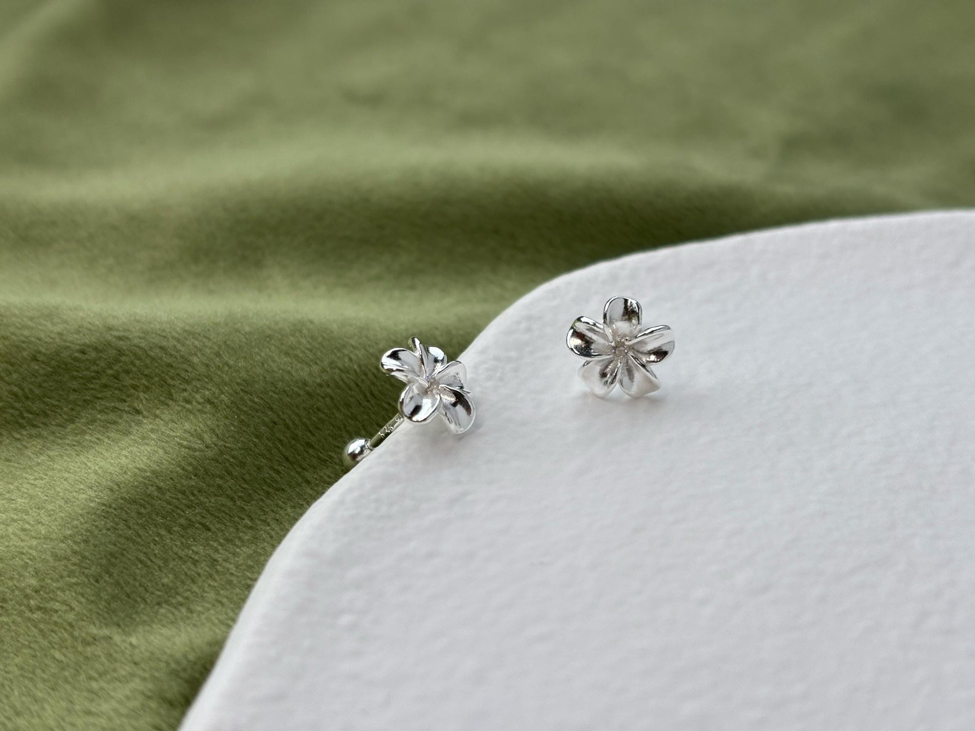 Gardenia in Blossom Cute Flower Stud Earrings, Golden Five-petaled Flowers Studs, Dainty Elegant Floral Jewellery, 999 Pure Silver Jewelry
