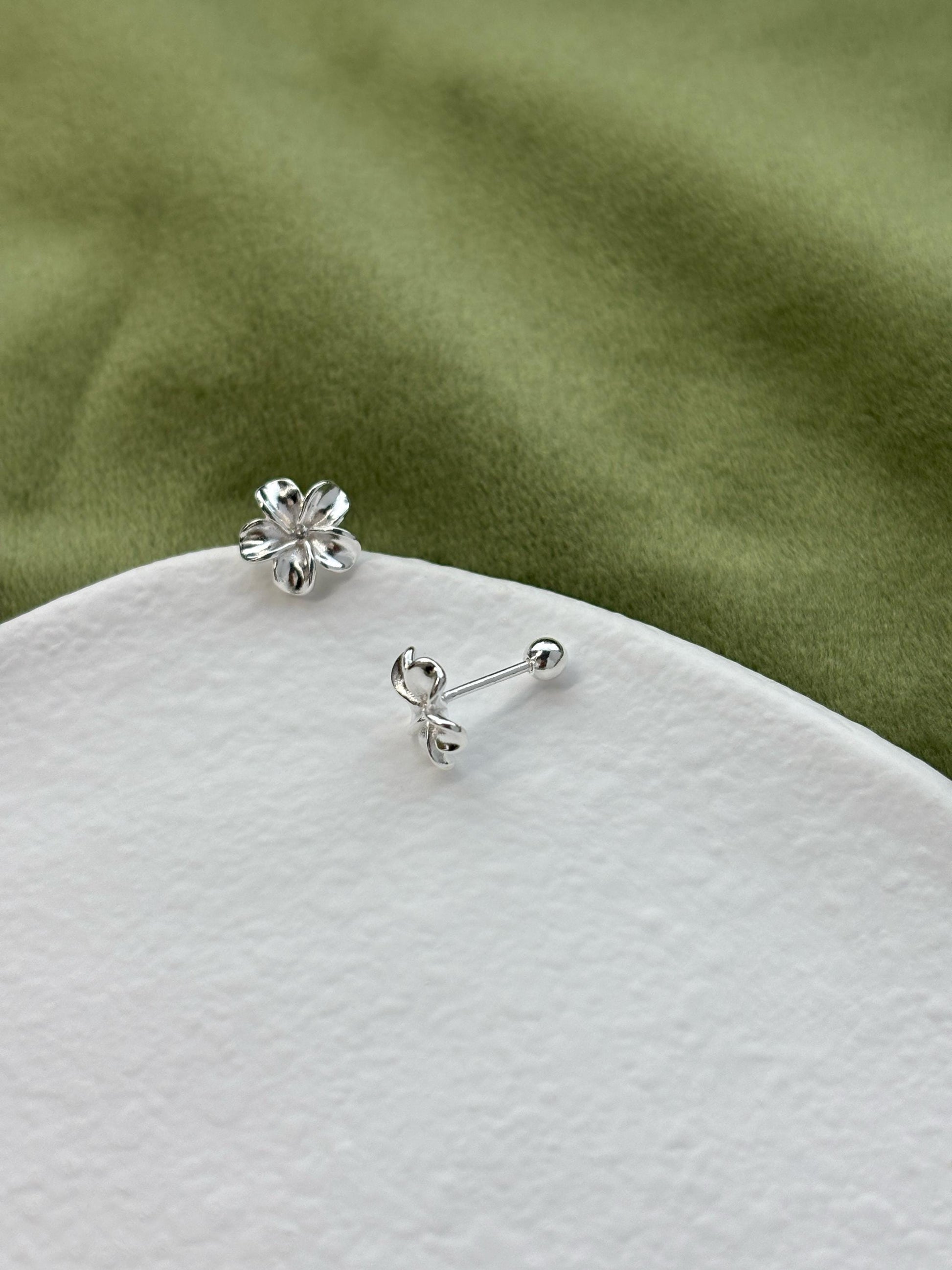 Gardenia in Blossom Cute Flower Stud Earrings, Golden Five-petaled Flowers Studs, Dainty Elegant Floral Jewellery, 999 Pure Silver Jewelry