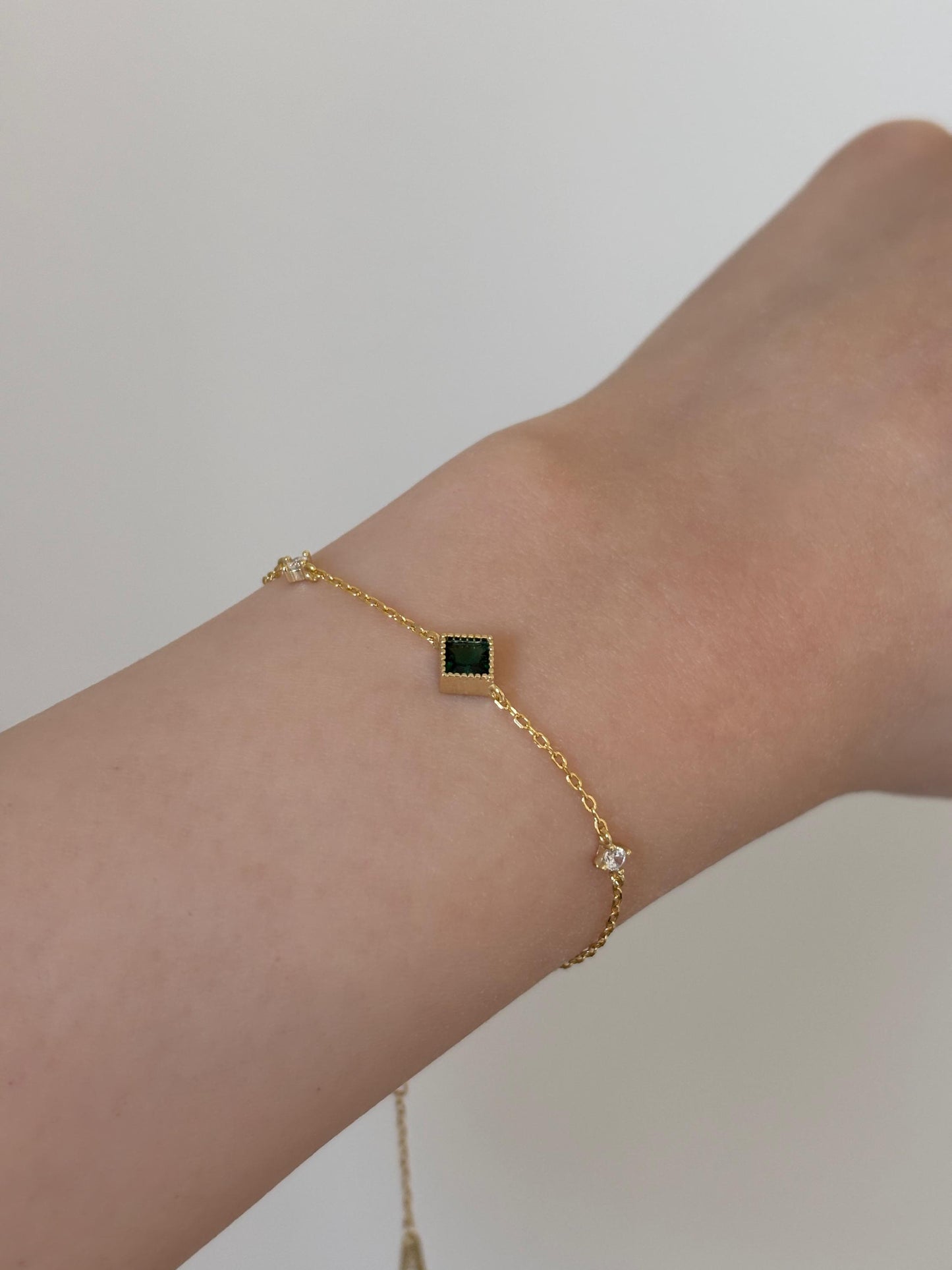 Retro Square Green Stone Bracelet, Vintage Silver Emerald Chain Bracelet, 14K Gold Plated Sterling Silver Jewellery, Dainty Elegant Jewelry