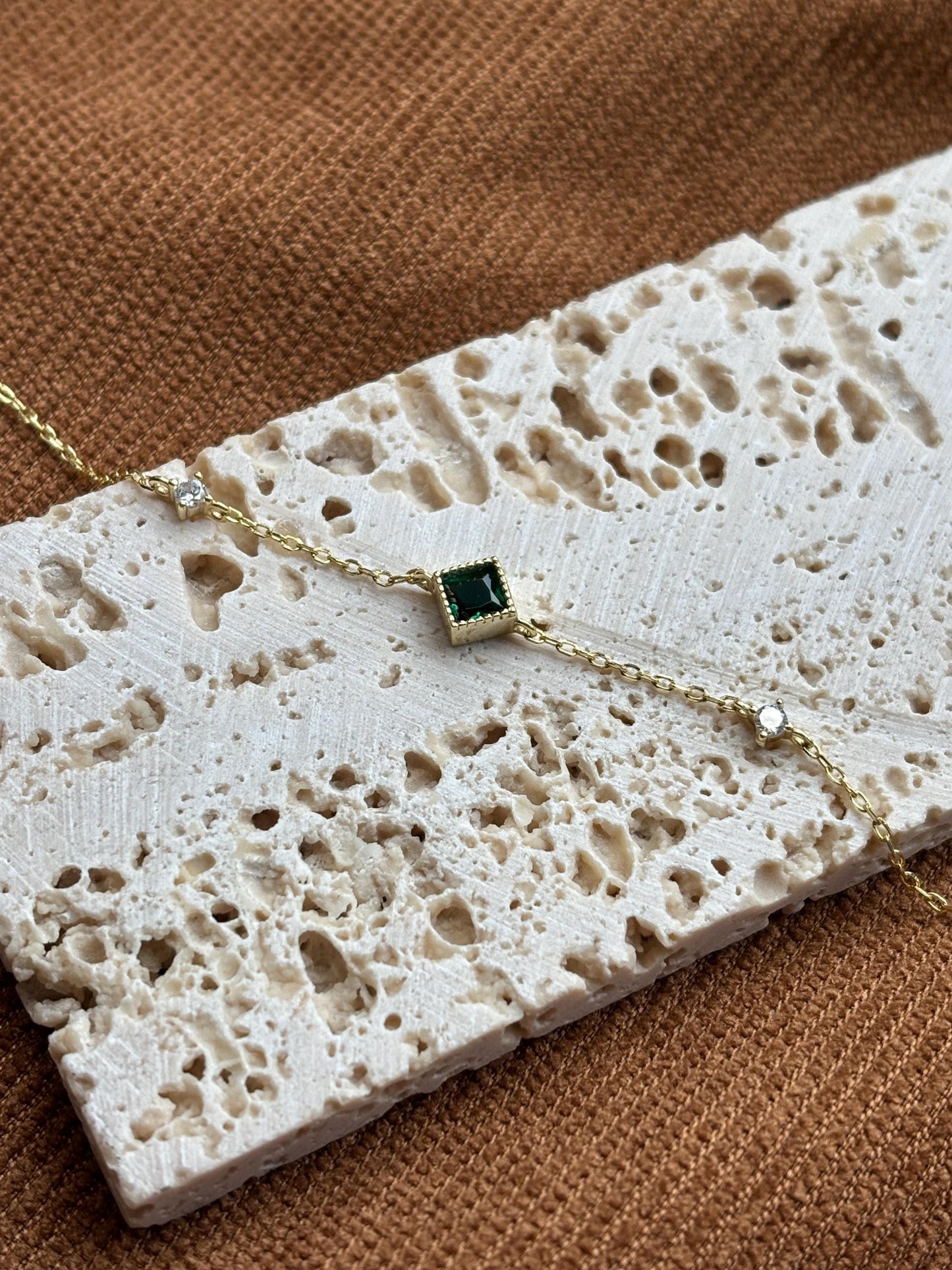 Retro Square Green Stone Bracelet, Vintage Silver Emerald Chain Bracelet, 14K Gold Plated Sterling Silver Jewellery, Dainty Elegant Jewelry