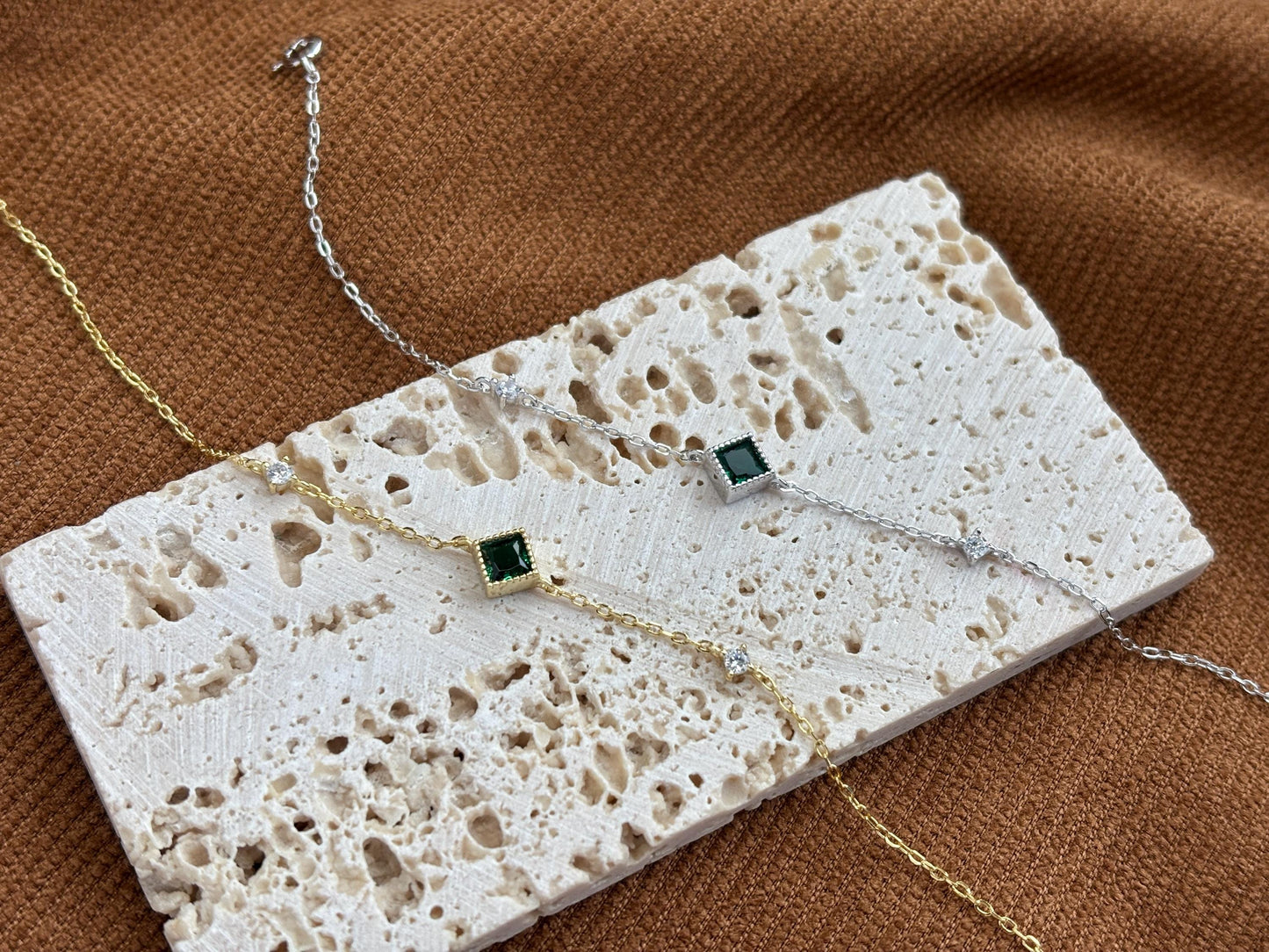 Retro Square Green Stone Bracelet, Vintage Silver Emerald Chain Bracelet, 14K Gold Plated Sterling Silver Jewellery, Dainty Elegant Jewelry