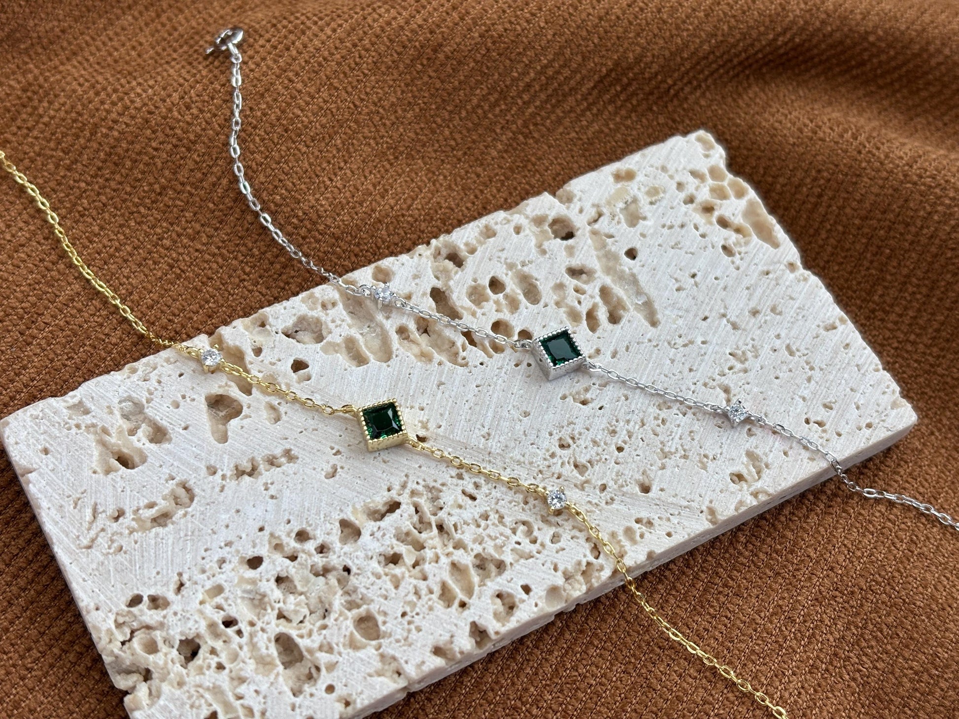 Retro Square Green Stone Bracelet, Vintage Silver Emerald Chain Bracelet, 14K Gold Plated Sterling Silver Jewellery, Dainty Elegant Jewelry