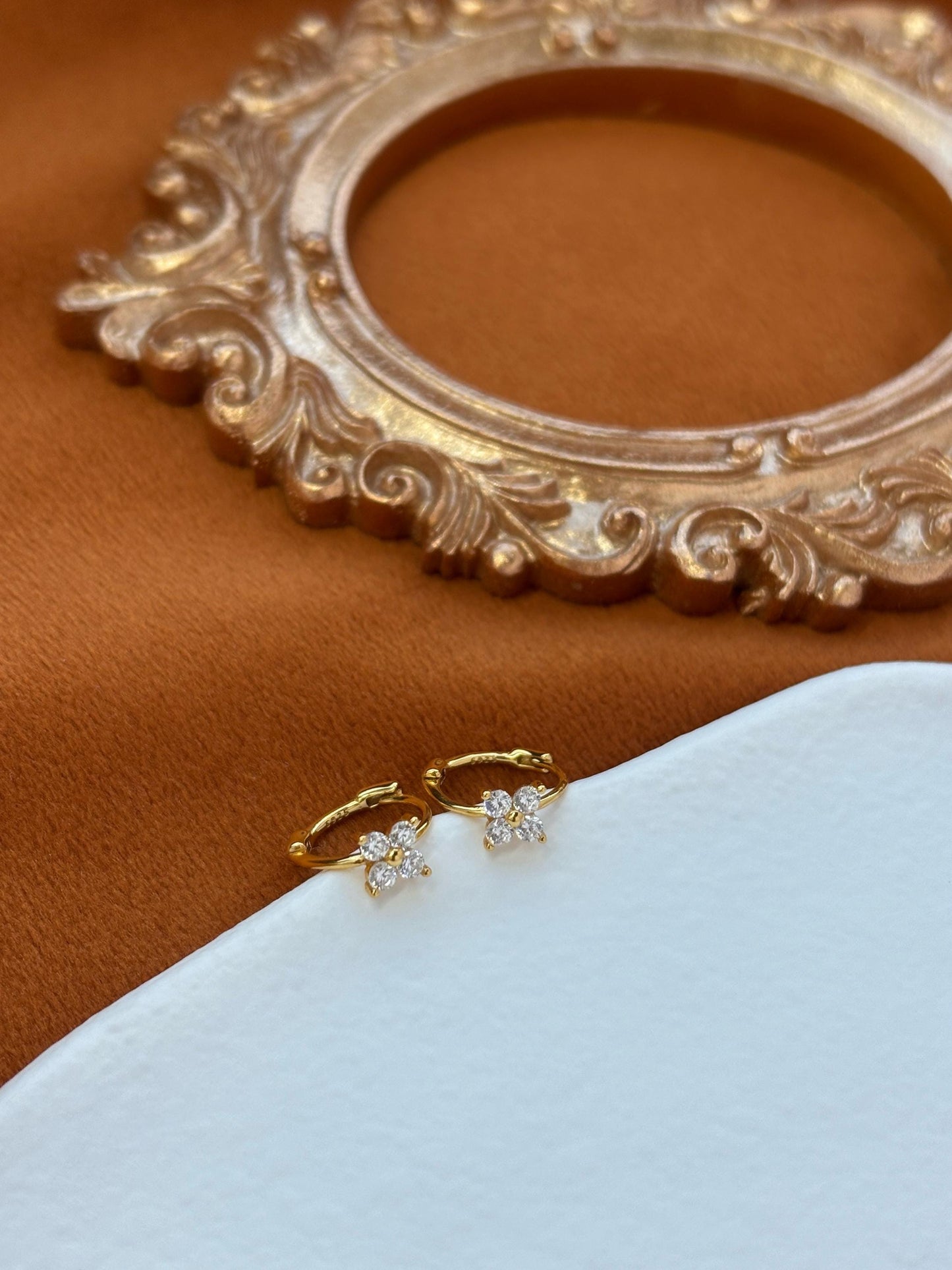 Dainty Shiny Clover Huggie, Elegant Four Leaf Flower Hoop Earrings, Floral Daily Jewelry, 18K Gold Plated 925 Sterling Silver Jewellery