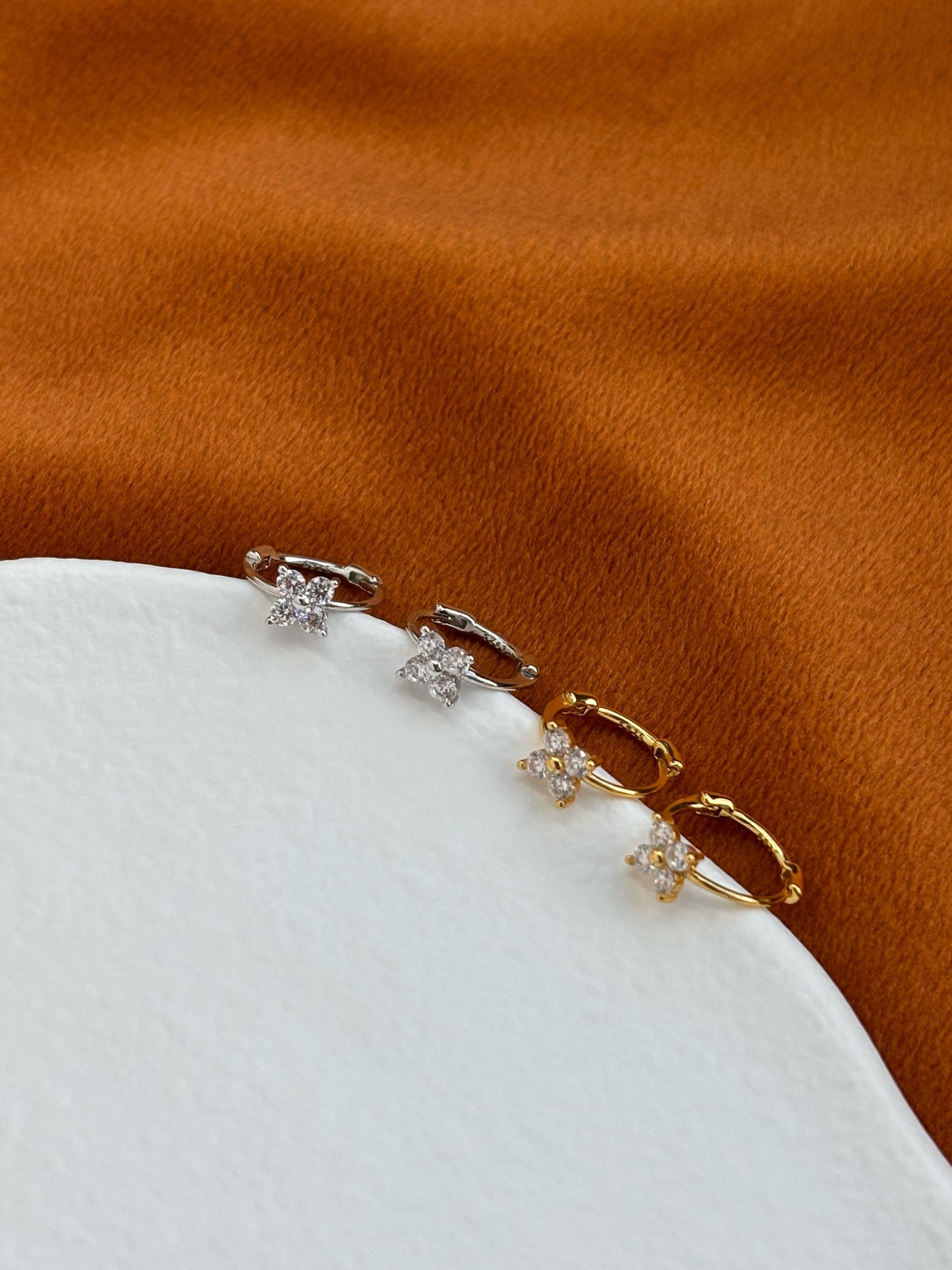 Dainty Shiny Clover Huggie, Elegant Four Leaf Flower Hoop Earrings, Floral Daily Jewelry, 18K Gold Plated 925 Sterling Silver Jewellery