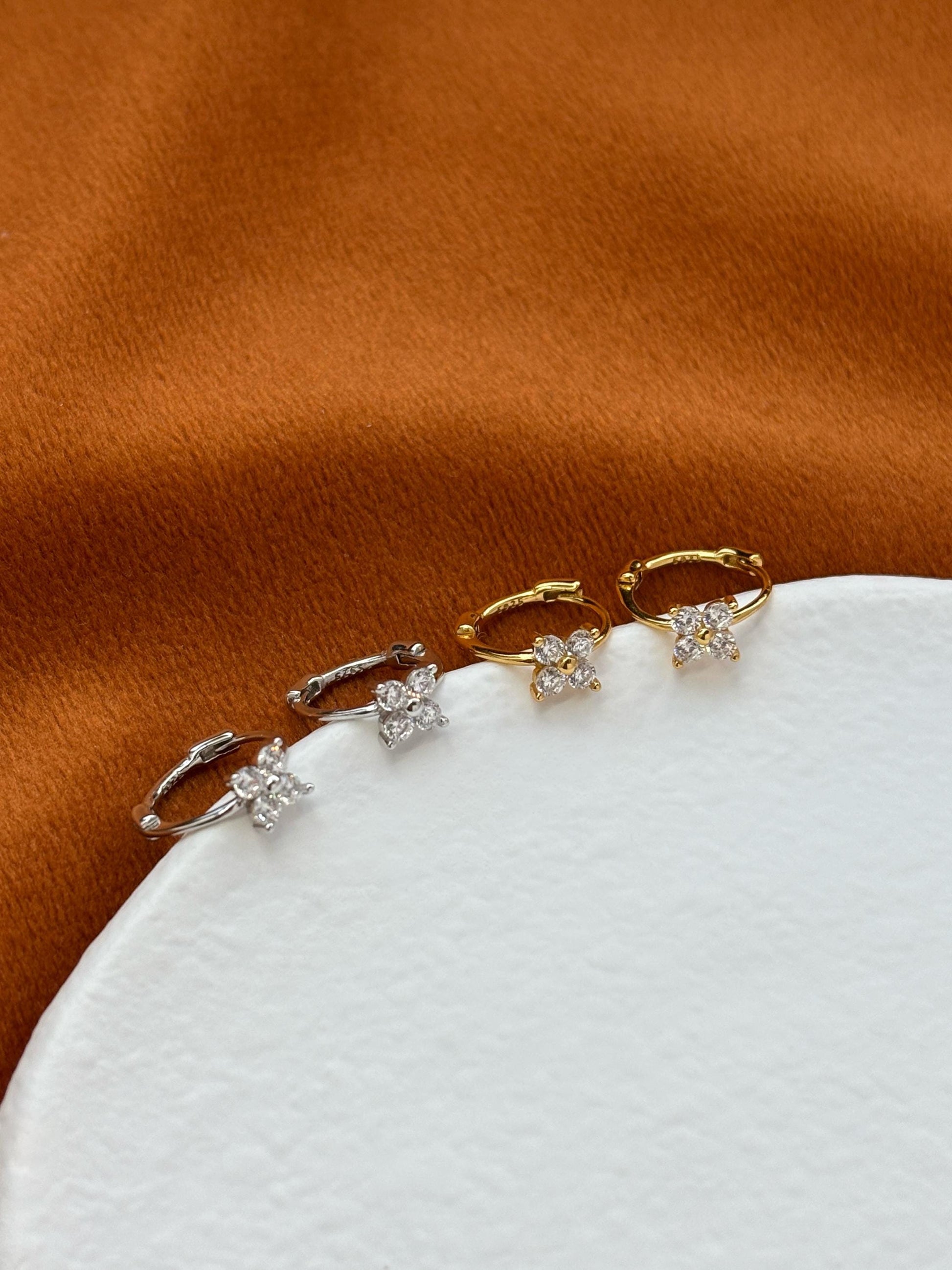 Dainty Shiny Clover Huggie, Elegant Four Leaf Flower Hoop Earrings, Floral Daily Jewelry, 18K Gold Plated 925 Sterling Silver Jewellery