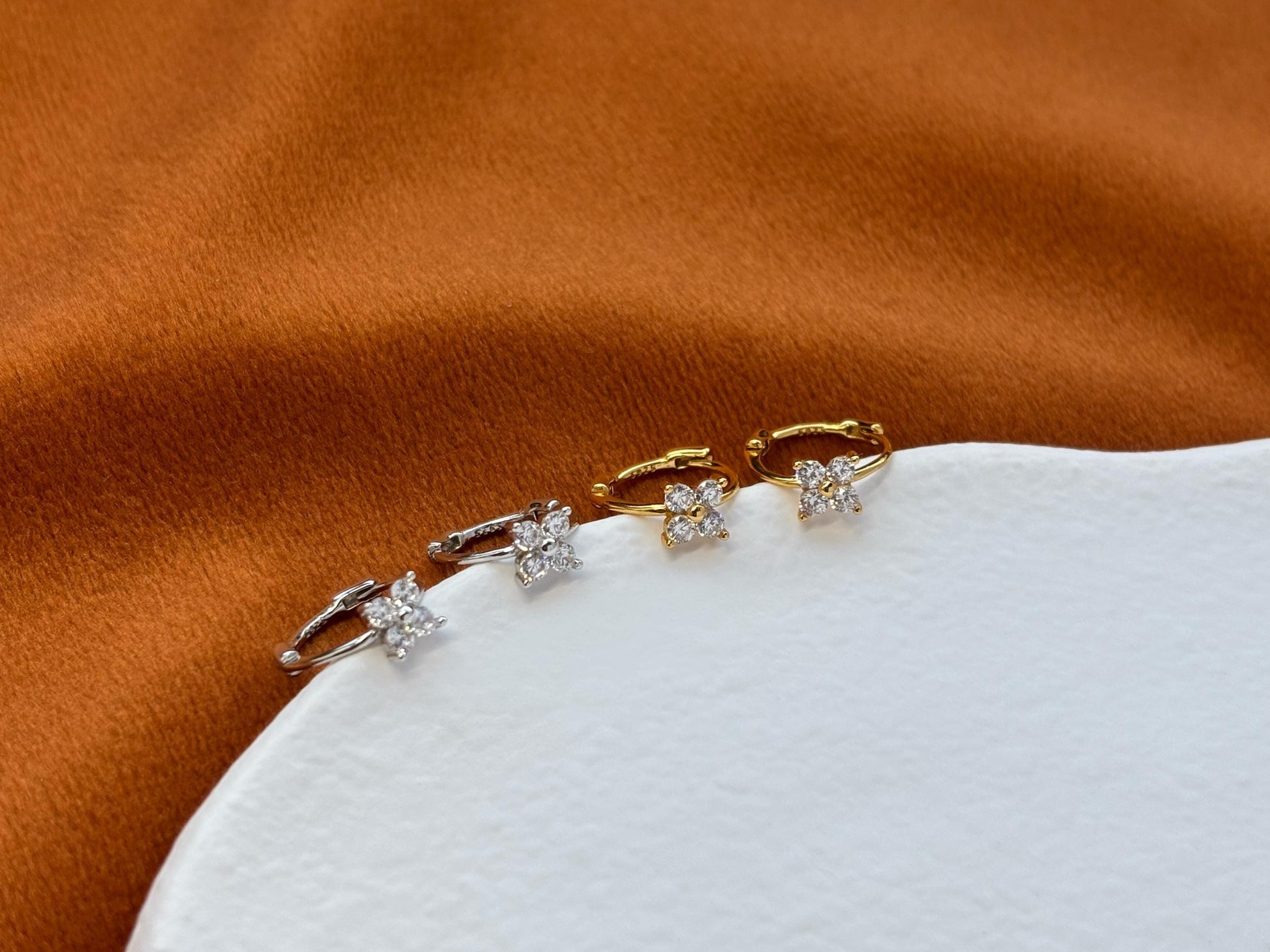 Dainty Shiny Clover Huggie, Elegant Four Leaf Flower Hoop Earrings, Floral Daily Jewelry, 18K Gold Plated 925 Sterling Silver Jewellery