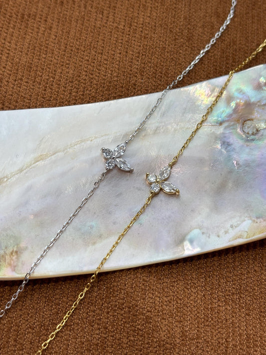 Dainty Butterfly Bracelet, Silver Floral Chain Bracelet, 14K Gold Plated Sterling Silver Flower Jewellery, Elegant Four Leaf Clover Jewelry