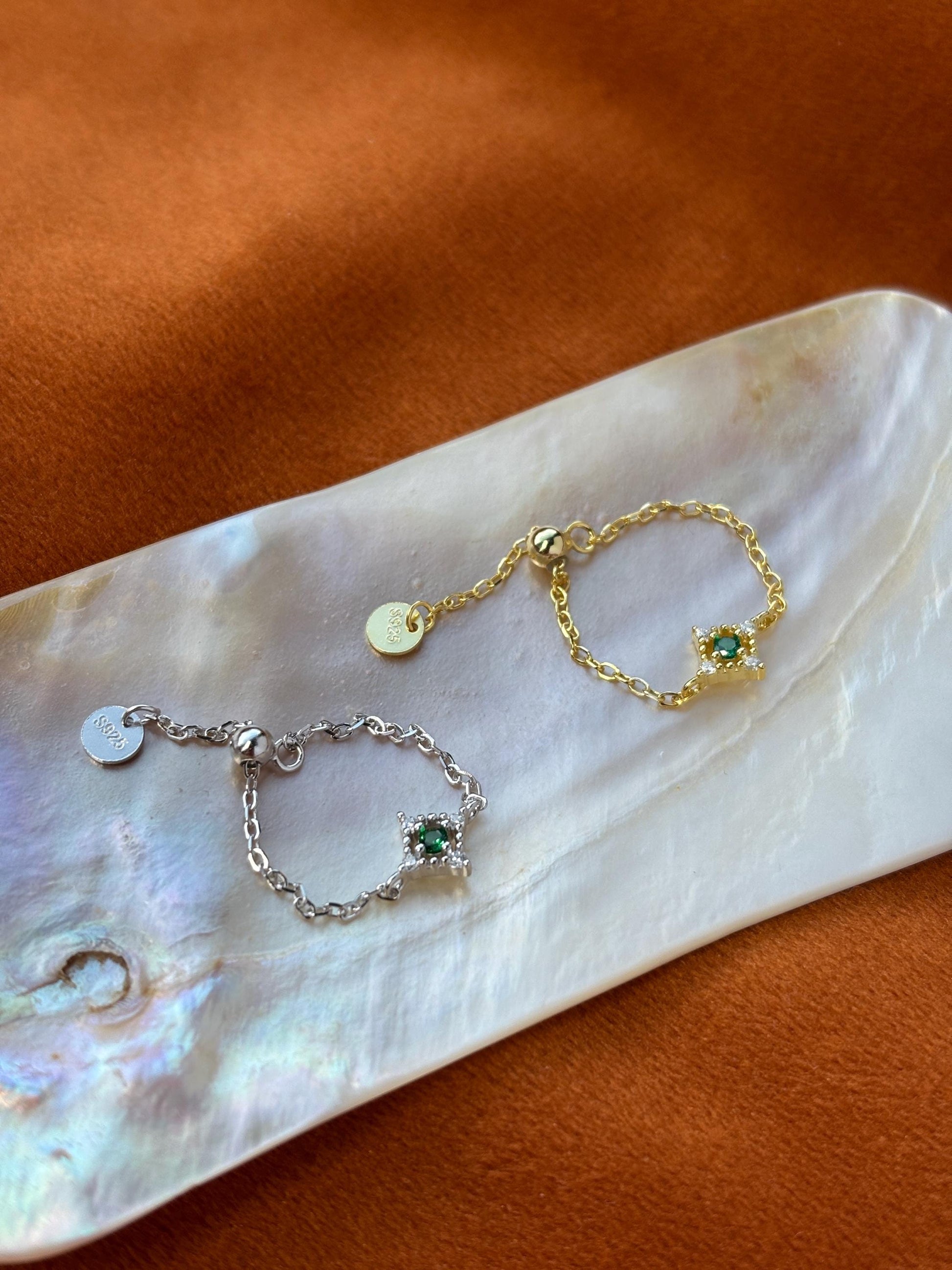 Dainty Square Emerald Ring, Elegant Green Stone Adjustable Rings, Vintage Sterling Silver Chain Ring Jewelry, Retro Golden Rings Jewellery