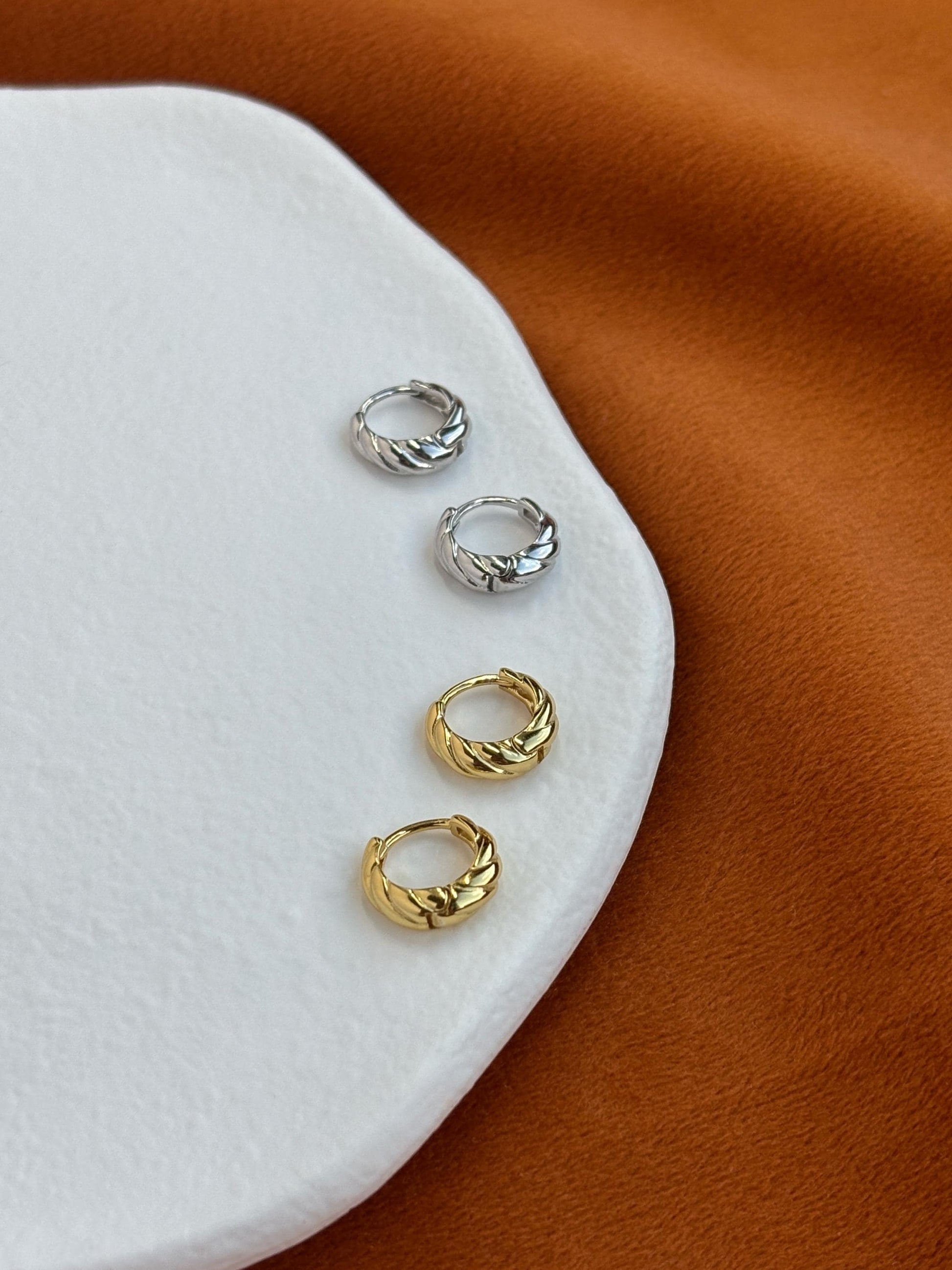 Minimalist Silver Twist Hoops, Golden Spiral Earrings, Twisted Huggie Jewelry, Daily Basic Hoop, 14K Gold Plated Sterling Silver Jewellery