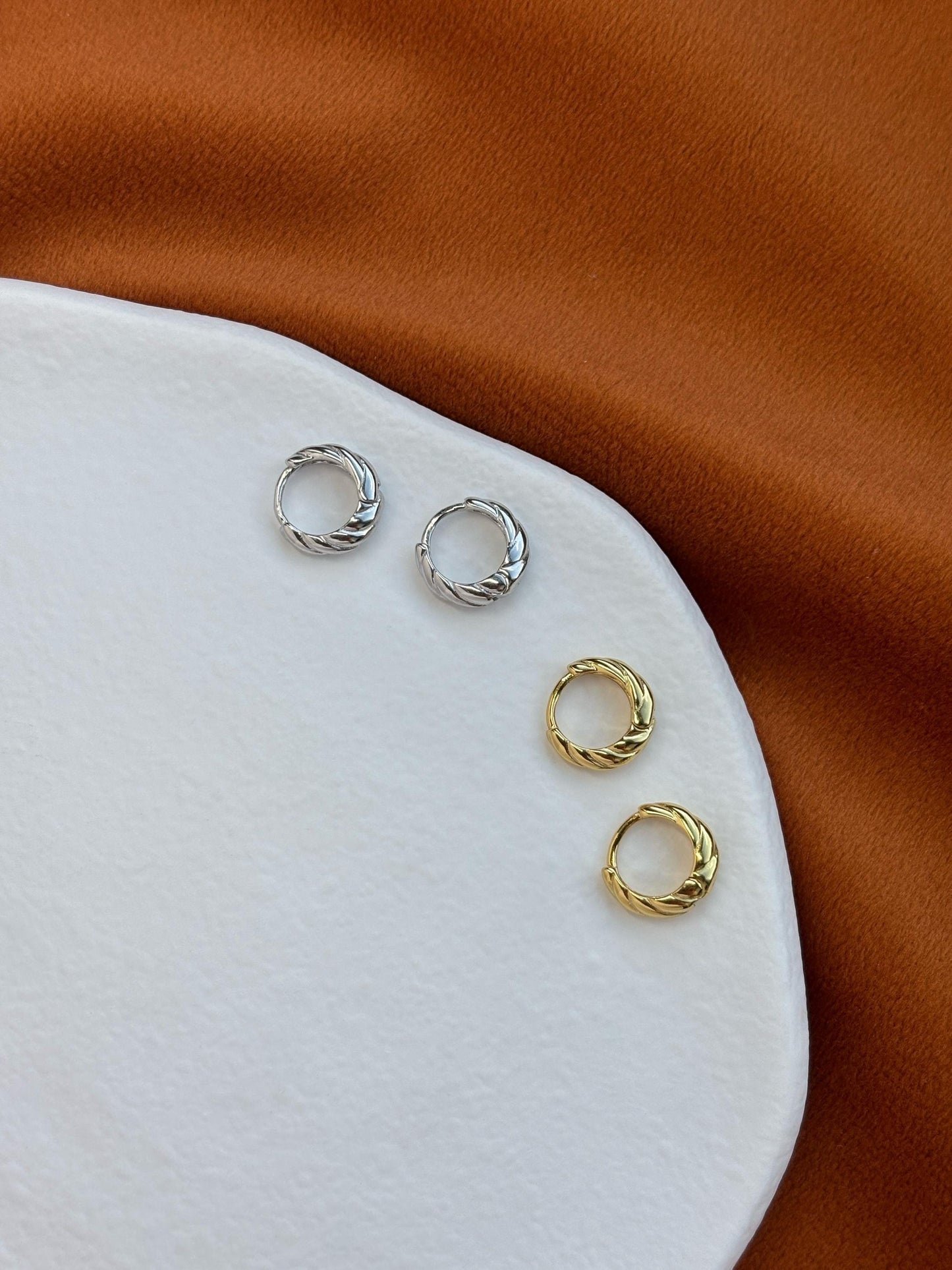 Minimalist Silver Twist Hoops, Golden Spiral Earrings, Twisted Huggie Jewelry, Daily Basic Hoop, 14K Gold Plated Sterling Silver Jewellery