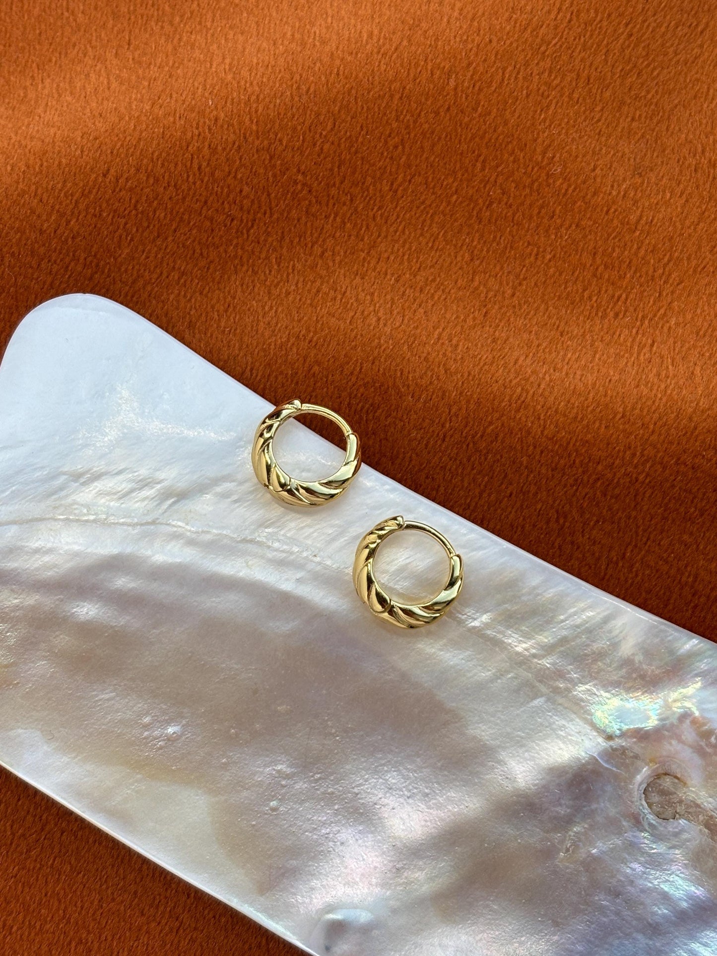 Minimalist Silver Twist Hoops, Golden Spiral Earrings, Twisted Huggie Jewelry, Daily Basic Hoop, 14K Gold Plated Sterling Silver Jewellery