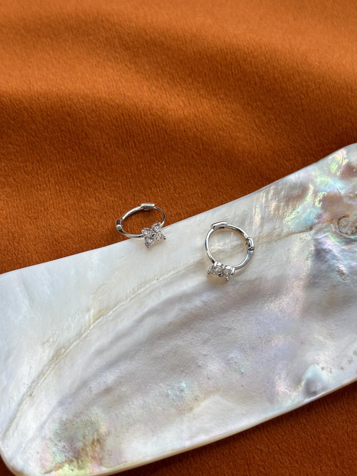 Dainty Shiny Clover Huggie, Elegant Four Leaf Flower Hoop Earrings, Floral Daily Jewelry, 18K Gold Plated 925 Sterling Silver Jewellery