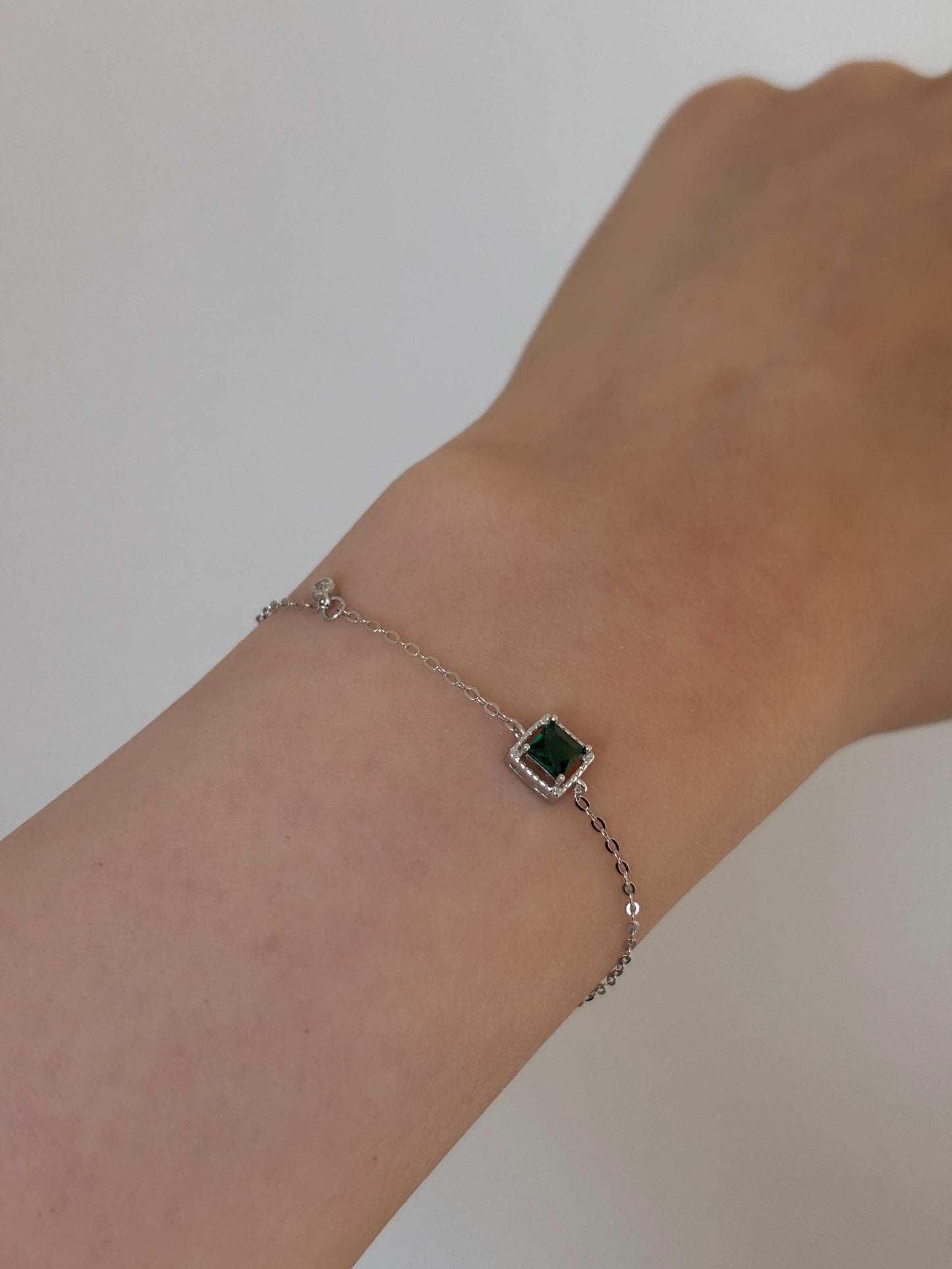 Dainty Square Green Stone Bracelet, Vintage Silver Emerald Chain Bracelet, 14K Gold Plated Sterling Silver Jewellery, Retro Elegant Jewelry