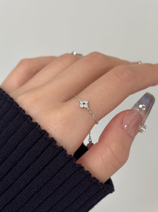 Dainty Silver Clover Ring
