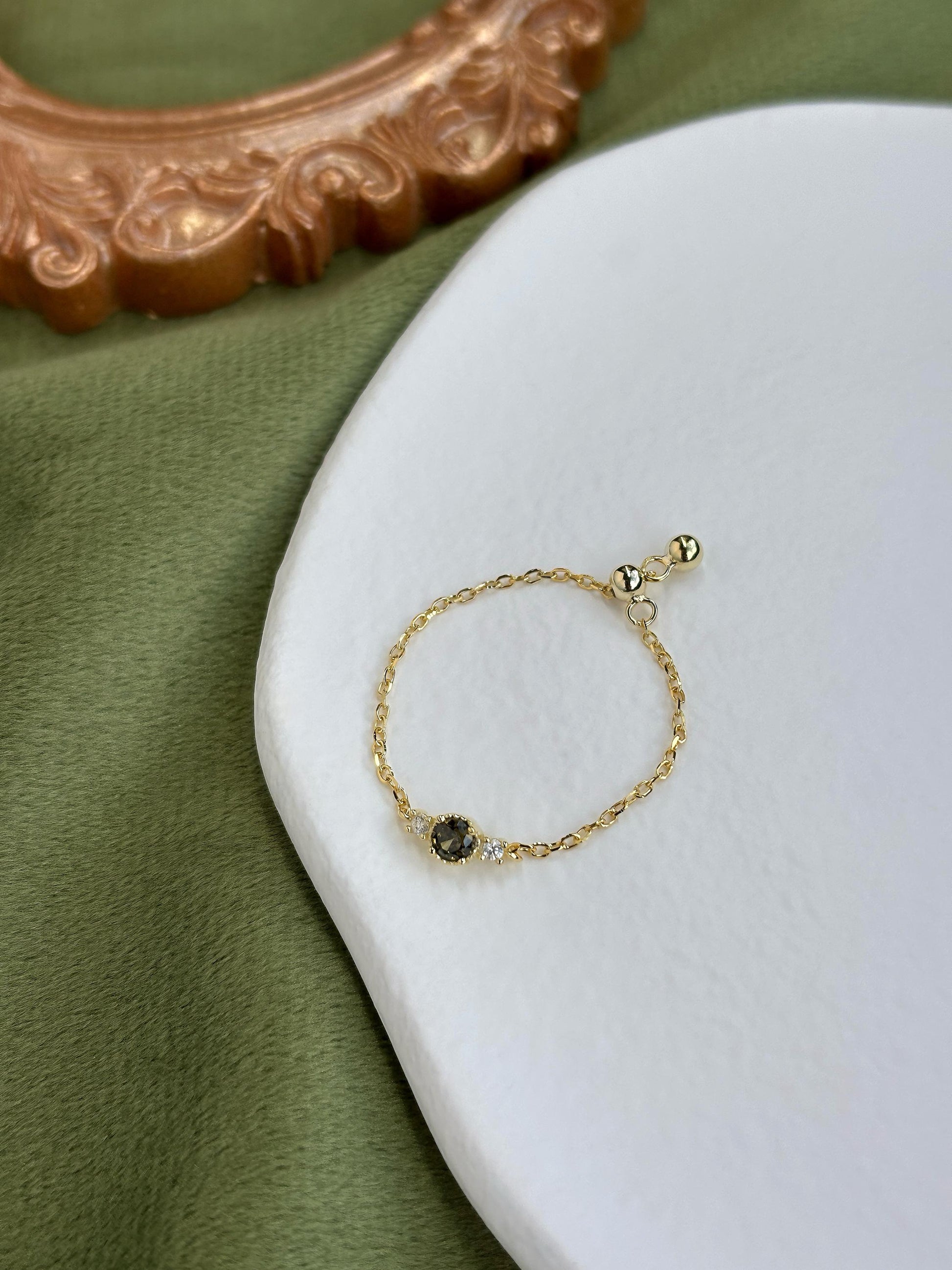 Elegant Green Stone Adjustable Rings, Dainty Round Emerald Ring, Vintage Sterling Silver Chain Ring Jewelry, Retro Golden Rings Jewellery