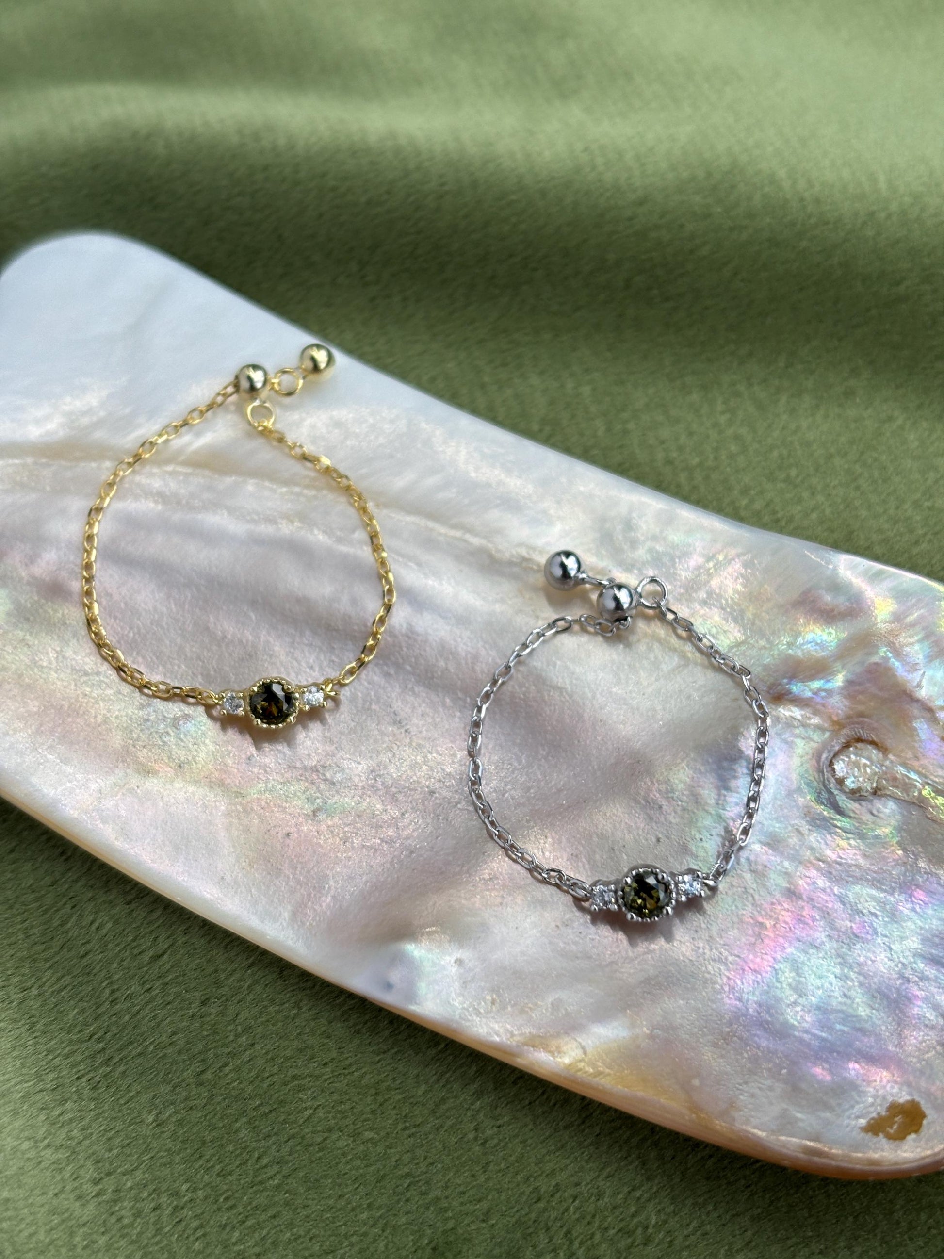 Elegant Green Stone Adjustable Rings, Dainty Round Emerald Ring, Vintage Sterling Silver Chain Ring Jewelry, Retro Golden Rings Jewellery