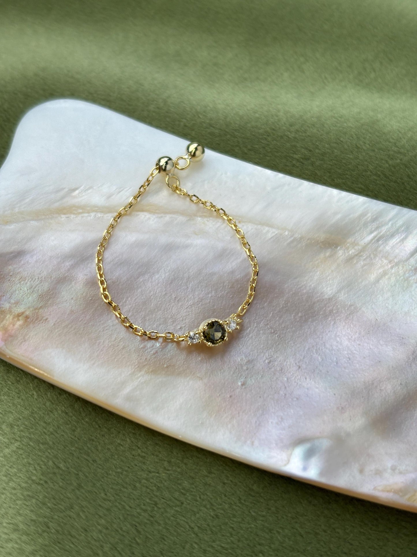 Elegant Green Stone Adjustable Rings, Dainty Round Emerald Ring, Vintage Sterling Silver Chain Ring Jewelry, Retro Golden Rings Jewellery