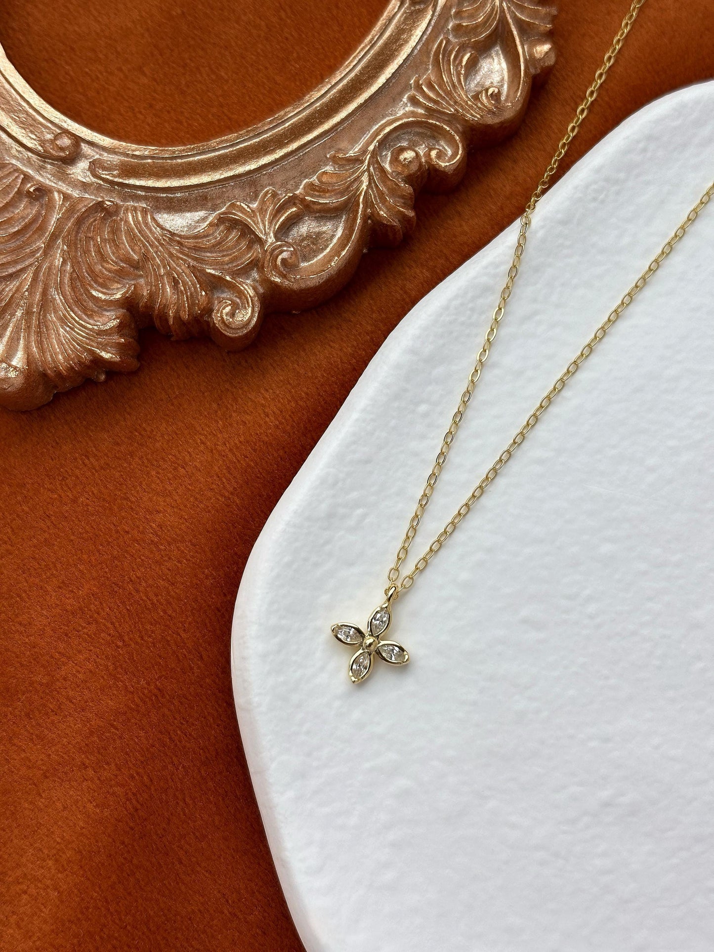 Dainty Clover Pendant Necklace, Cute Golden Four Leaf Flower Clavicle Necklace Jewellery, 925 Sterling Silver Daily Shiny Floral Jewelry