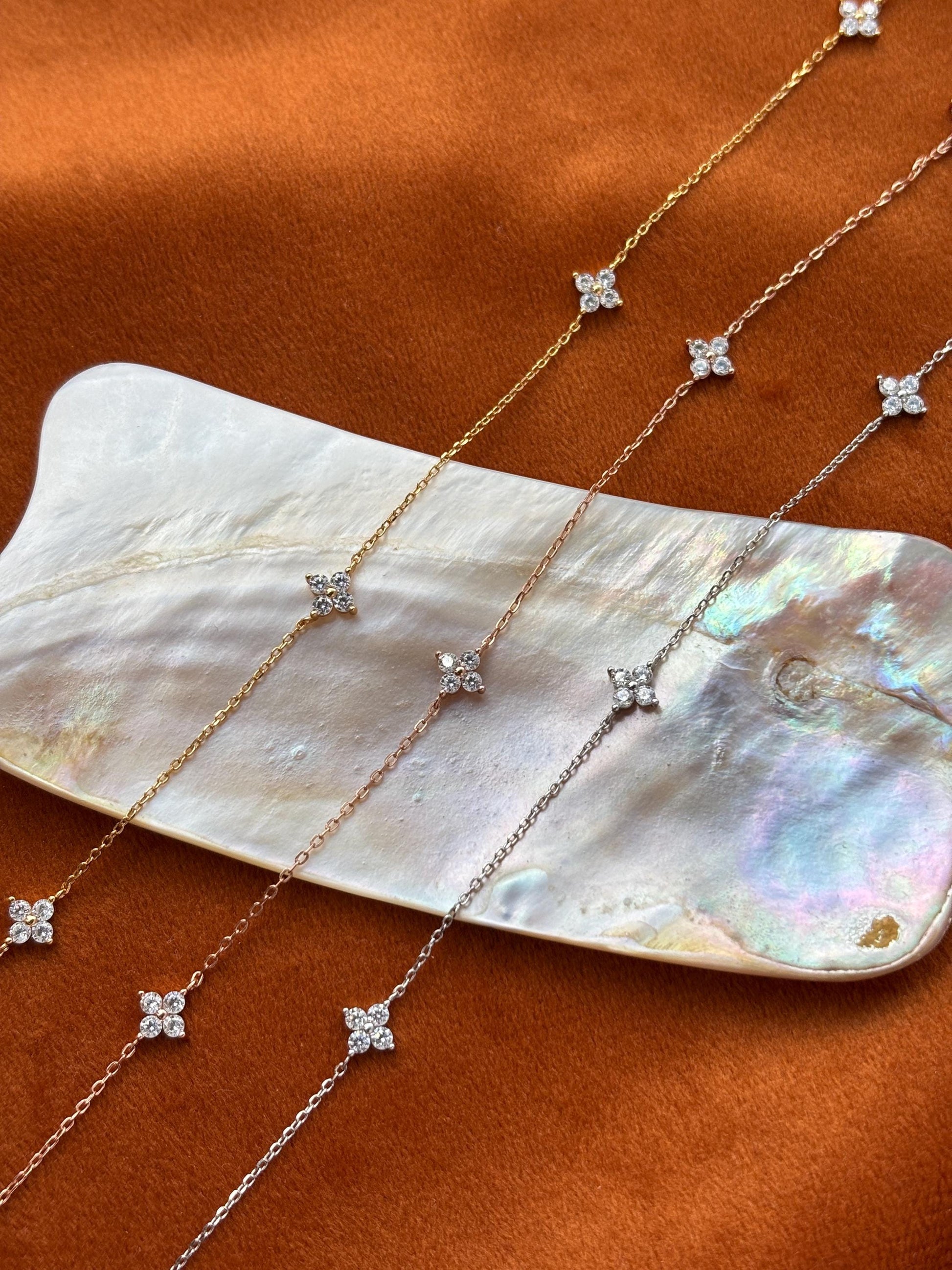 Silver Clover Necklace, Classic Golden Four Leaf Flower Charm Necklace, Floral Star Gold Plated 925 Silver Jewellery, Dainty Elegant Jewelry