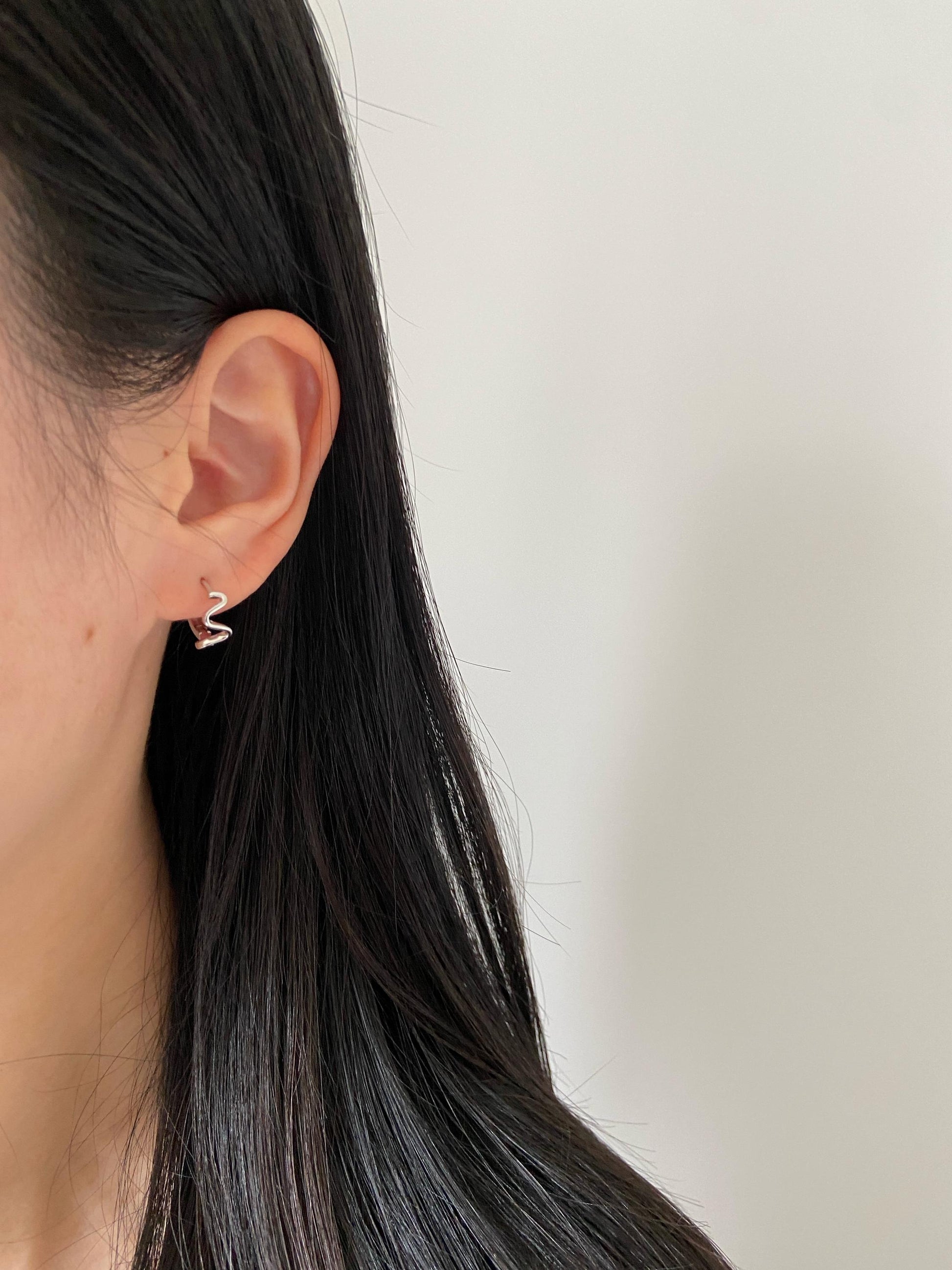 Abstract Wave Hoop Earrings, Geometric Wavy Hoops, Wiggle Huggie Jewelry, Daily Basic Crinkle Hoop, Gold Plated Sterling Silver Jewellery