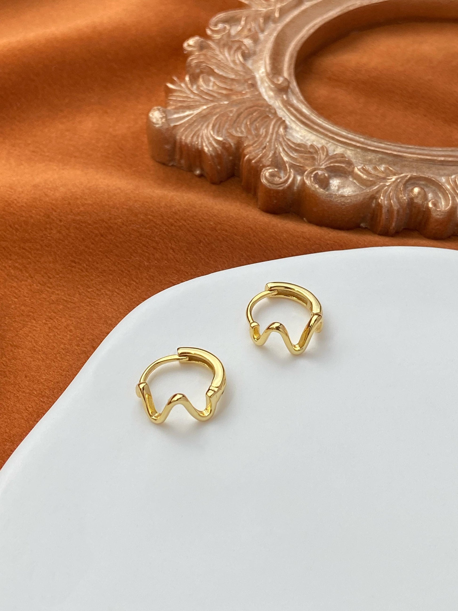 Abstract Wave Hoop Earrings, Geometric Wavy Hoops, Wiggle Huggie Jewelry, Daily Basic Crinkle Hoop, Gold Plated Sterling Silver Jewellery