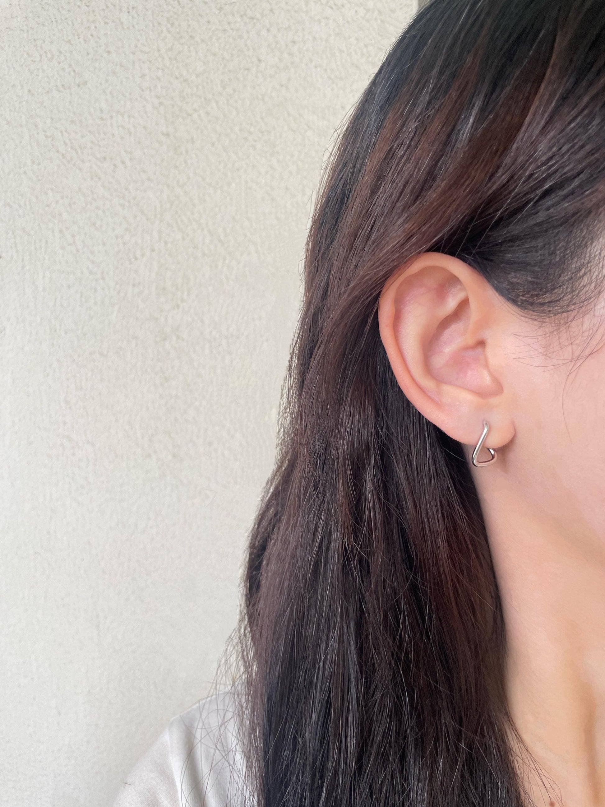 Irregular Twisted Hoops, Minimalist Geometric Earrings, Wavy Twist Huggie Jewelry, Basic Daily Everyday Hoop, Gold Plated Silver Jewellery