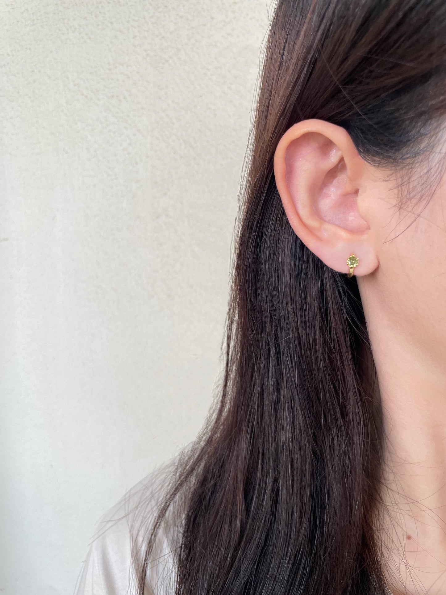 Retro Green Stone Huggie, Dainty Vintage Emerald Hoop Earrings, Green Zircon Hoops Jewelry, 18K Gold Plated 925 Sterling Silver Jewellery