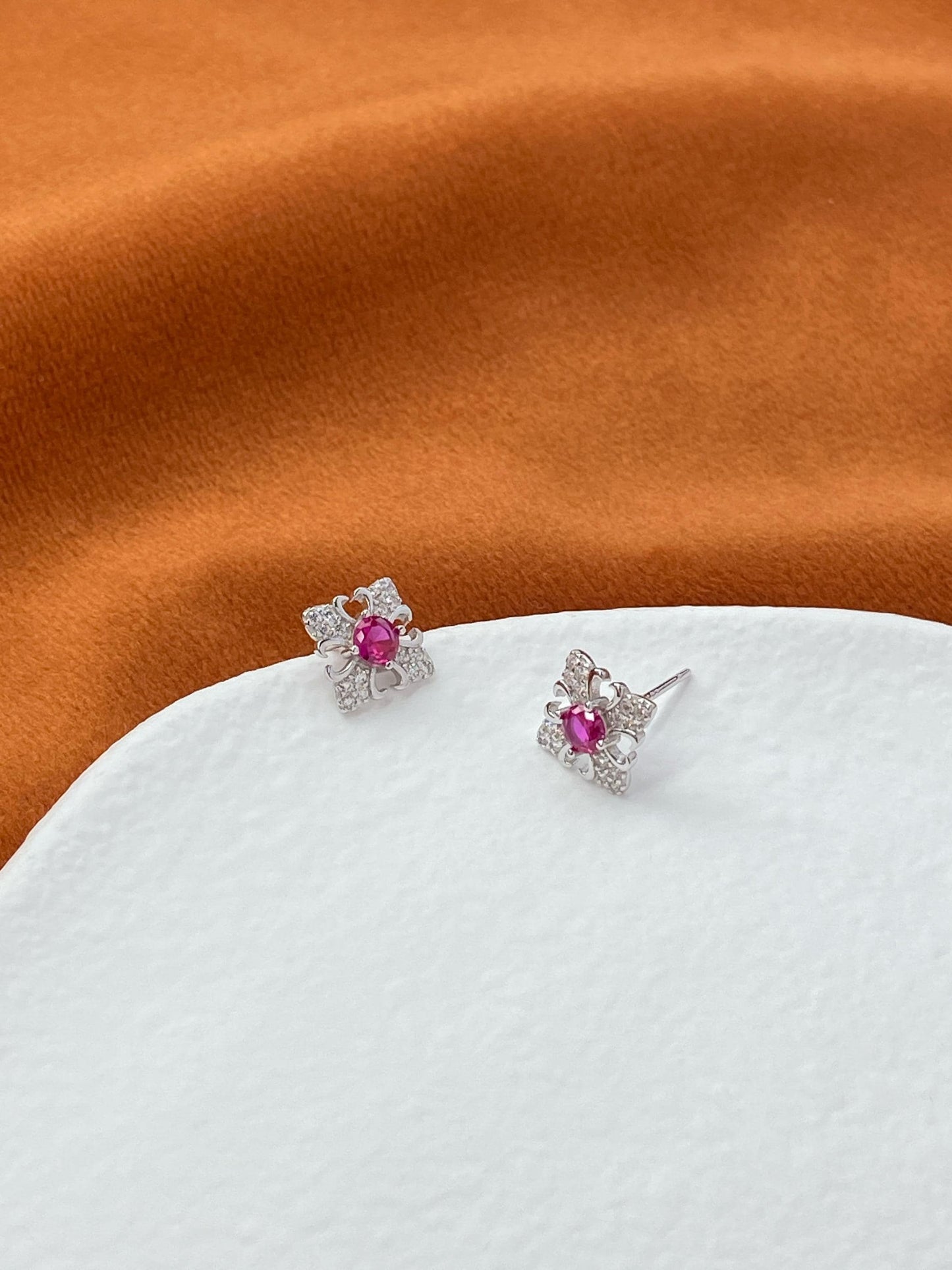 Dainty Ruby Stud Earrings, Elegant Vintage Red Stone Stud Earrings Jewelry, Retro Luxury Court Style Floral Studs, Red Gemstone Jewellery