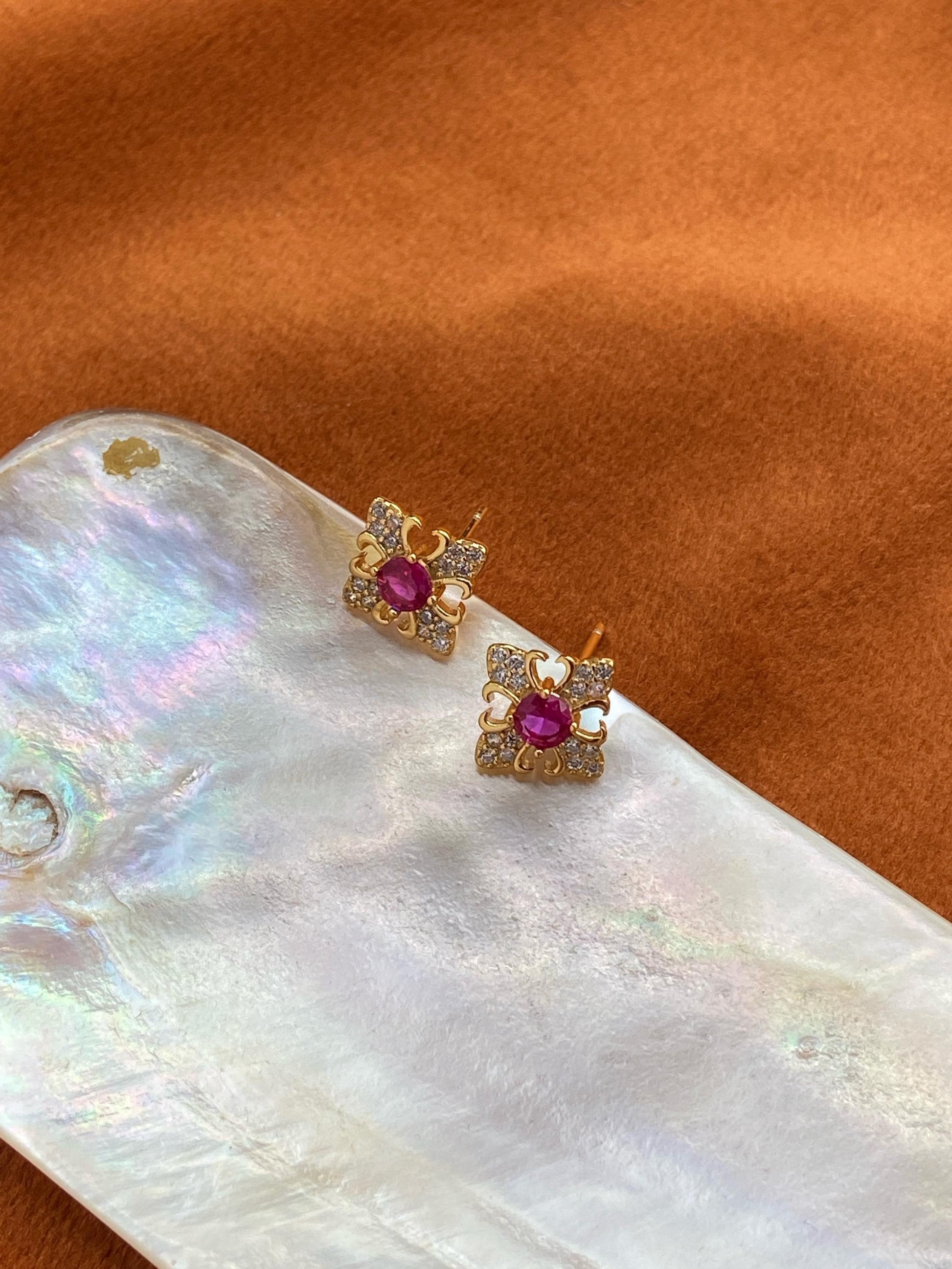 Dainty Ruby Stud Earrings, Elegant Vintage Red Stone Stud Earrings Jewelry, Retro Luxury Court Style Floral Studs, Red Gemstone Jewellery