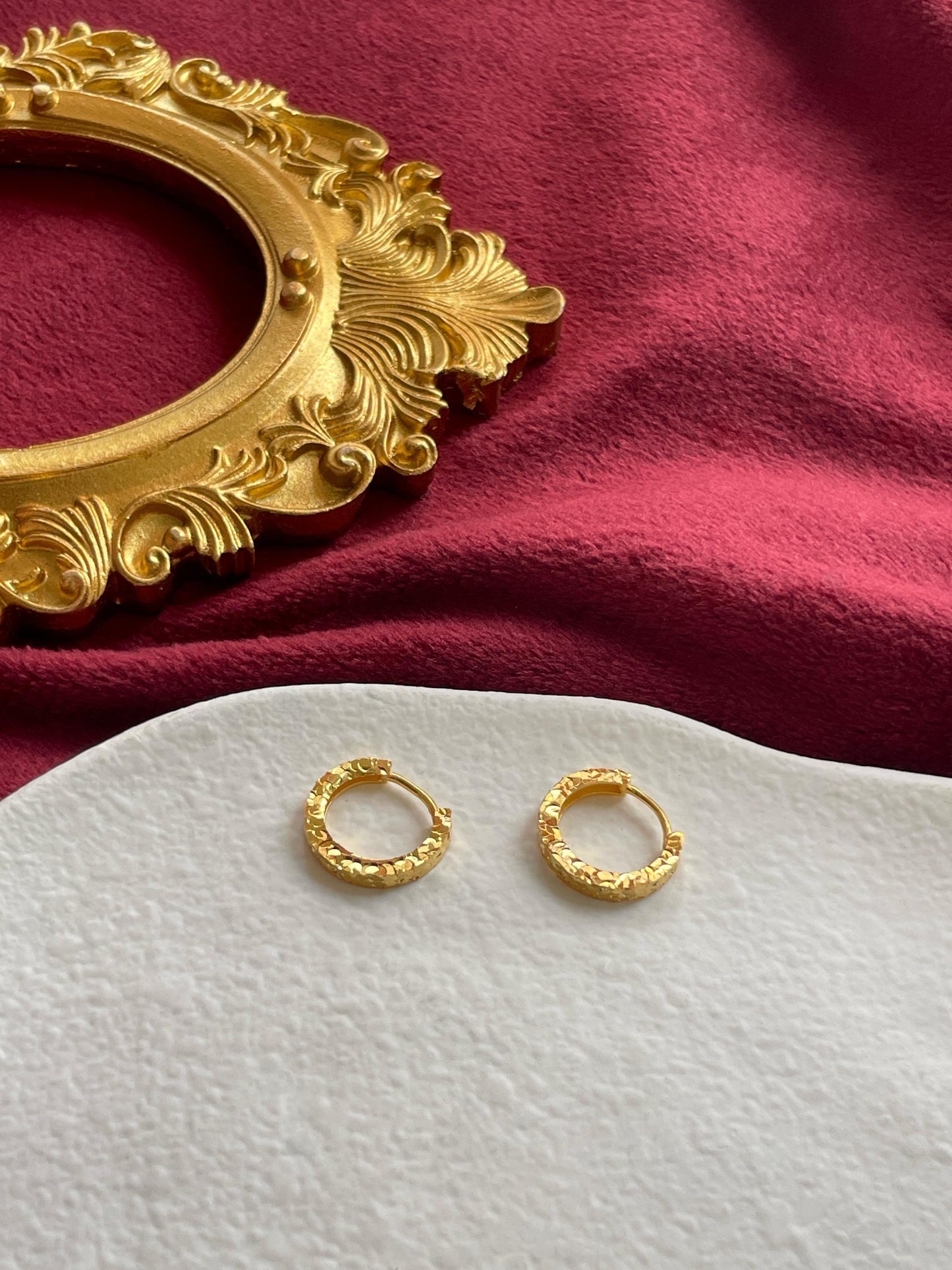 Dainty Textured Hoop Earrings, Irregular Hammered Texture Shiny Huggie, Broken gold Earrings Jewelry, Gold Plated Silver Sparkling Jewellery