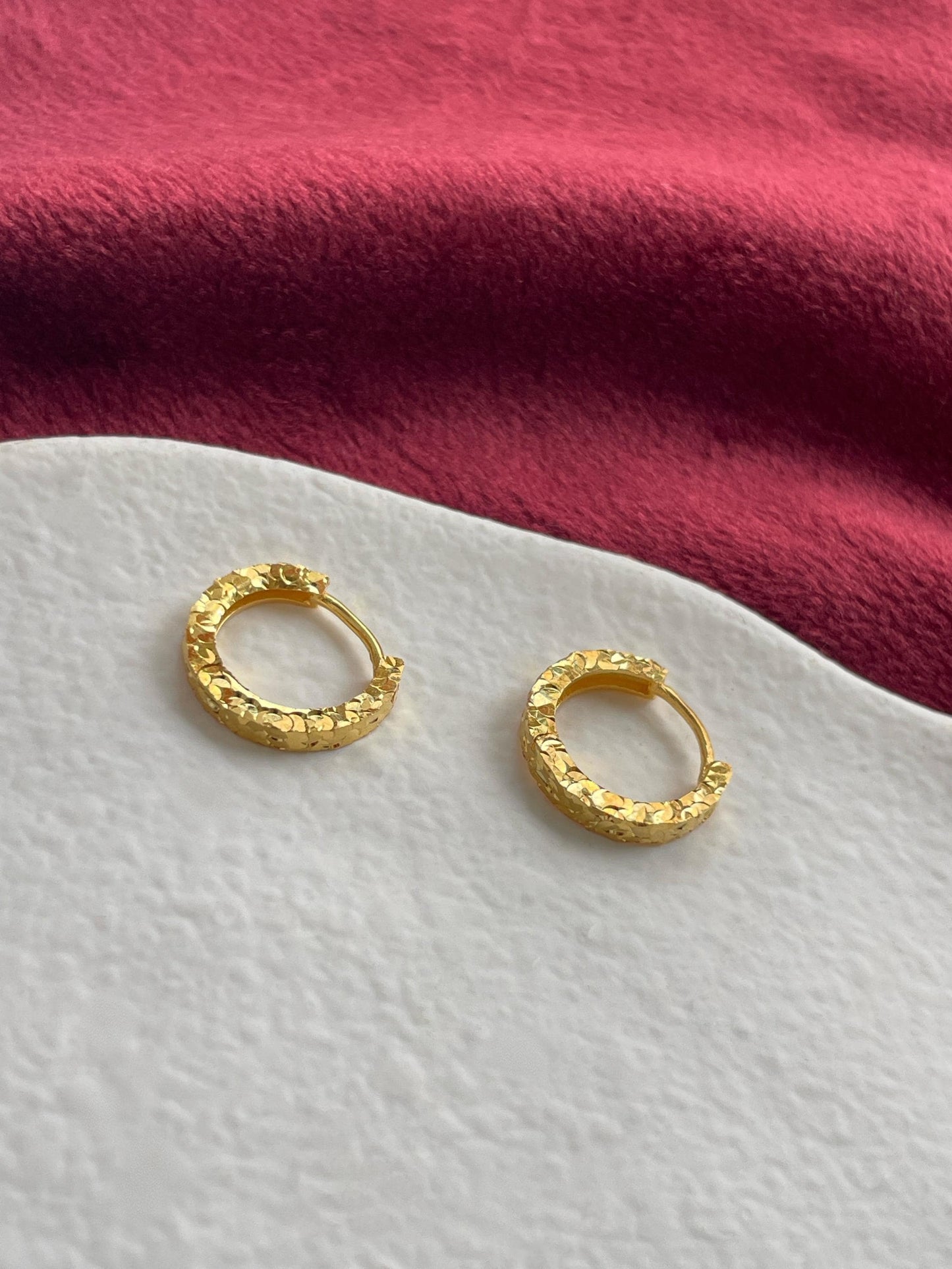 Dainty Textured Hoop Earrings, Irregular Hammered Texture Shiny Huggie, Broken gold Earrings Jewelry, Gold Plated Silver Sparkling Jewellery