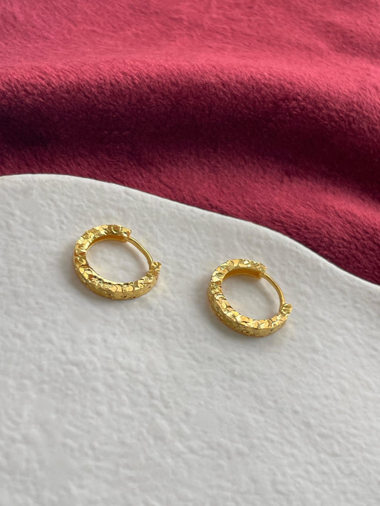 Dainty Textured Hoop Earrings, Irregular Hammered Texture Shiny Huggie, Broken gold Earrings Jewelry, Gold Plated Silver Sparkling Jewellery