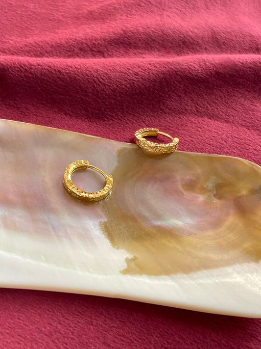 Dainty Textured Hoop Earrings, Irregular Hammered Texture Shiny Huggie, Broken gold Earrings Jewelry, Gold Plated Silver Sparkling Jewellery