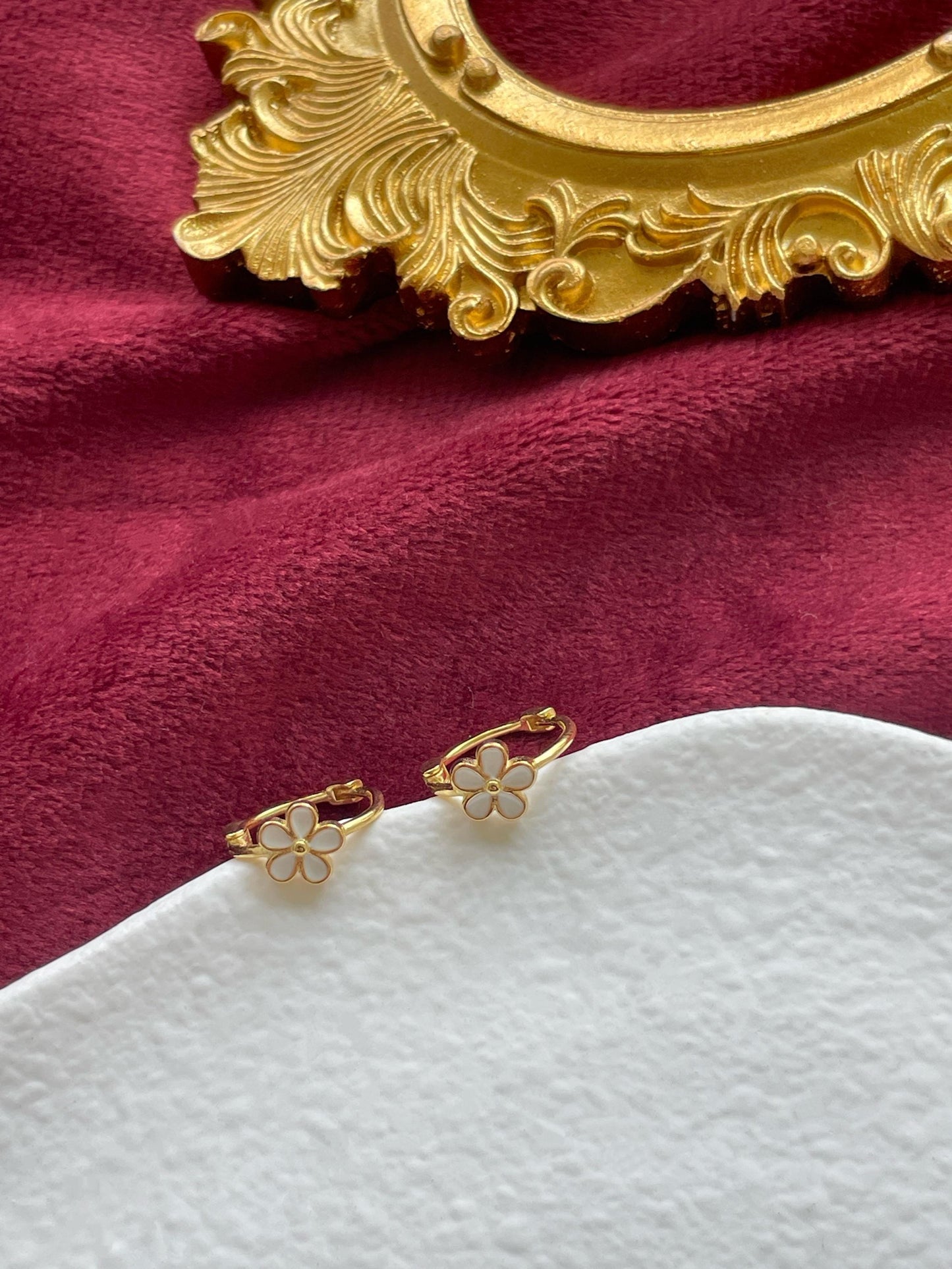 Cute White Flower Hoops, Dainty Floral Huggie Earrings, Lovely Five-Petaled Flowers Earrings Jewelry, Gold Plated Sterling Silver Jewellery