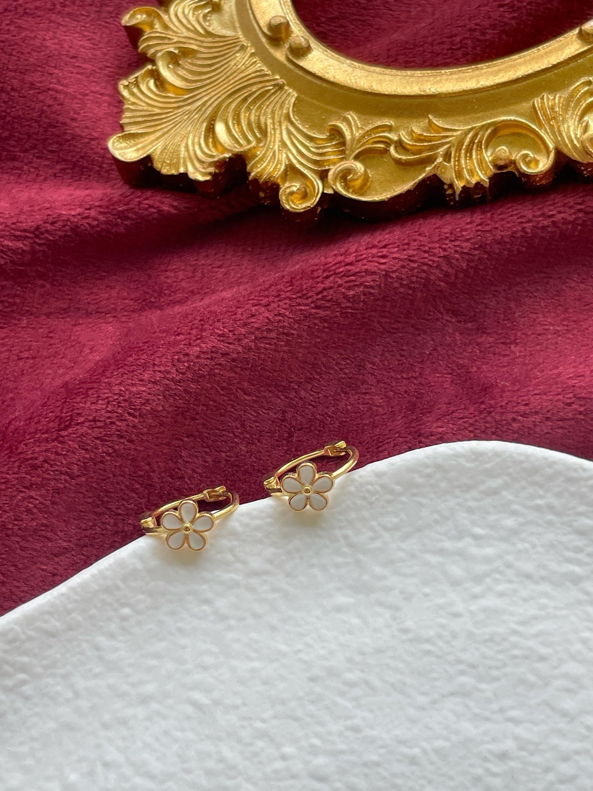 Cute White Flower Hoops, Dainty Floral Huggie Earrings, Lovely Five-Petaled Flowers Earrings Jewelry, Gold Plated Sterling Silver Jewellery