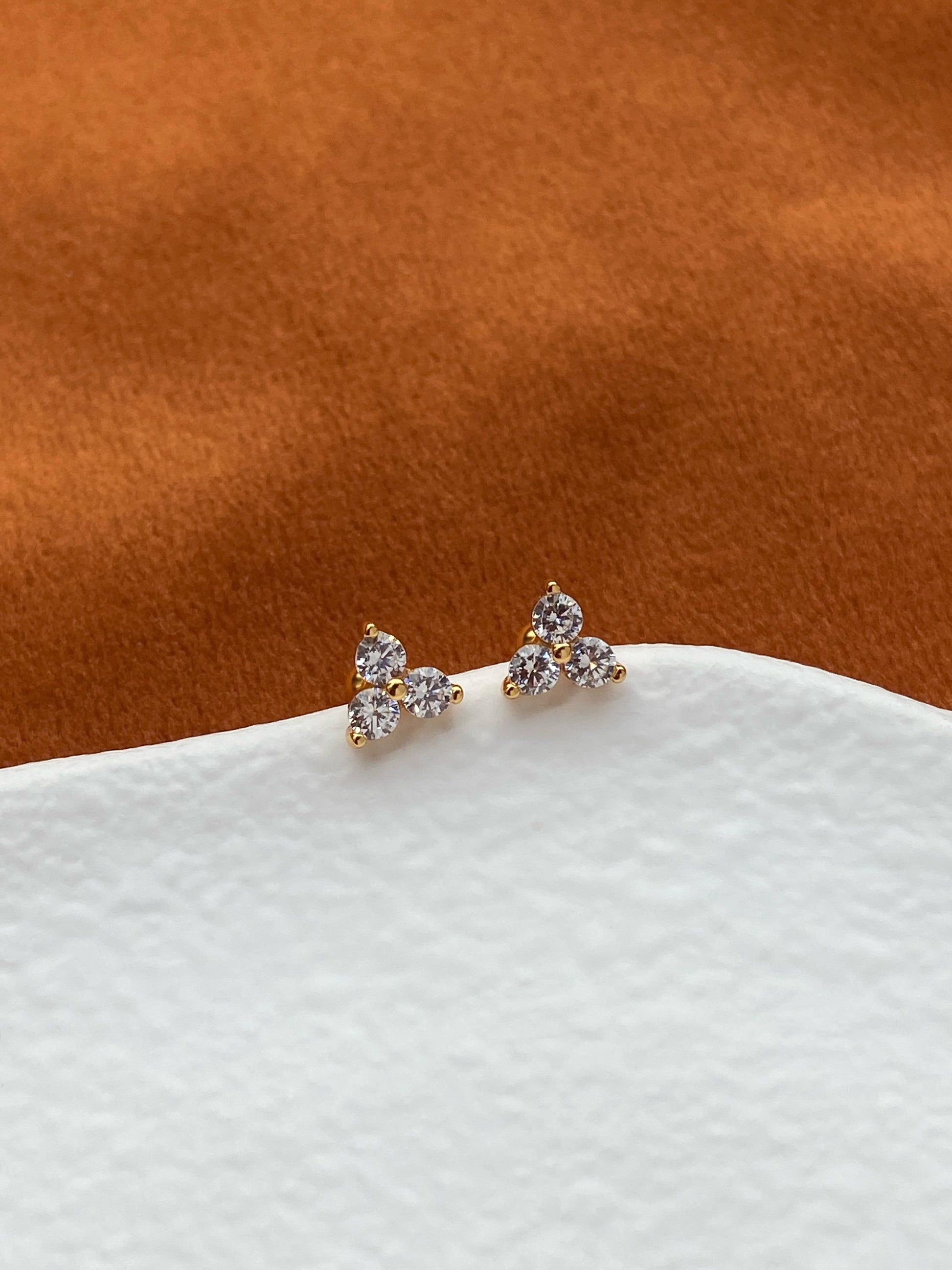 Mini Clover Stud Earrings, Three Petal Flower Piercing Screwback Earrings, Cute Small Floral Studs Jewelry, Sterling Silver Zircon Jewellery