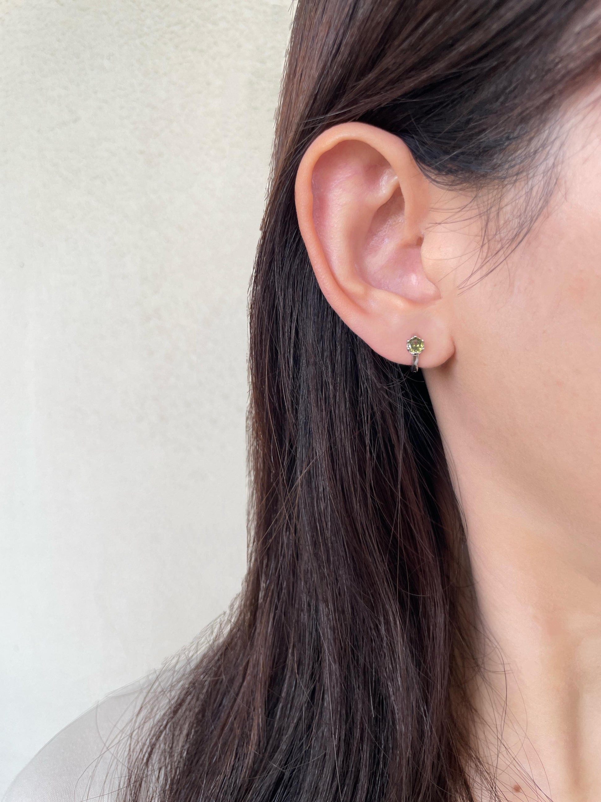 Retro Green Stone Huggie, Dainty Vintage Emerald Hoop Earrings, Green Zircon Hoops Jewelry, 18K Gold Plated 925 Sterling Silver Jewellery