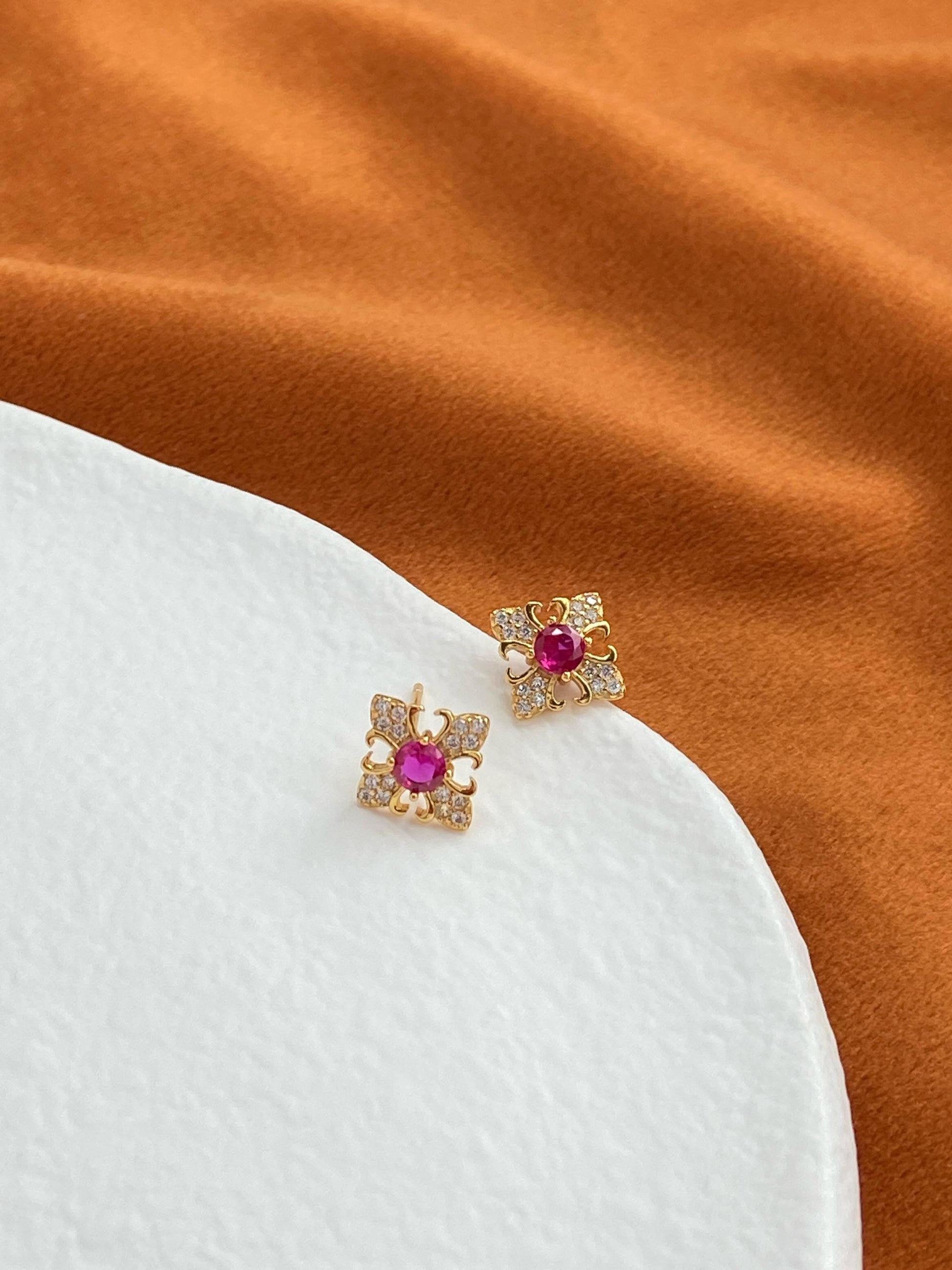 Dainty Ruby Stud Earrings, Elegant Vintage Red Stone Stud Earrings Jewelry, Retro Luxury Court Style Floral Studs, Red Gemstone Jewellery