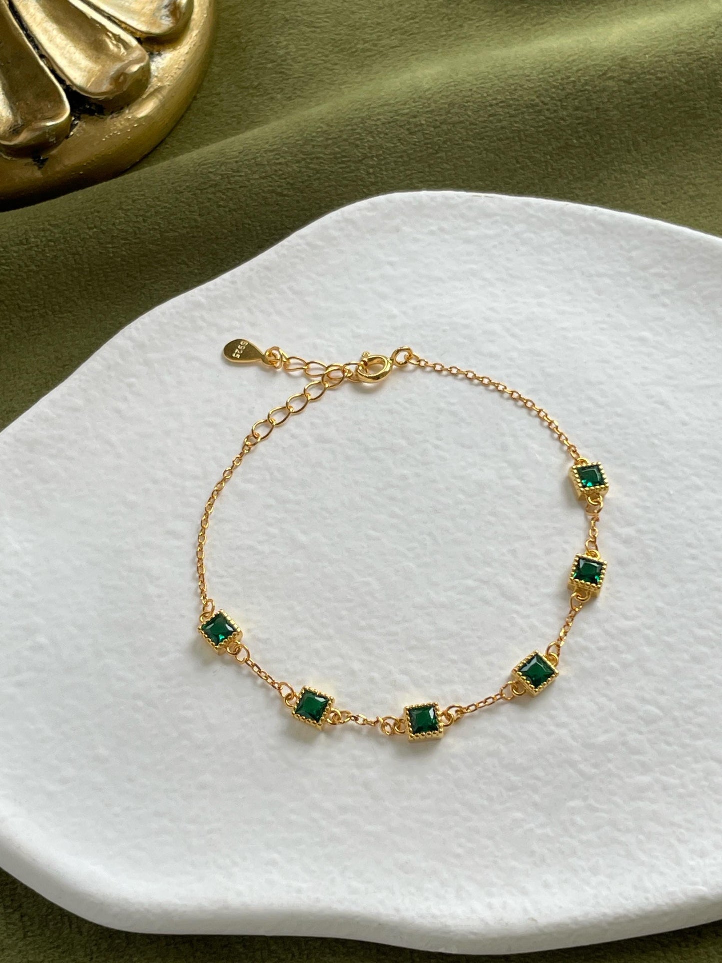 Emerald Square Charm Bracelet, Retro Green Gemstone Chain Bracelet, Dainty Royal Court Gold Plated Silver Jewellery, Elegant Vintage Jewelry