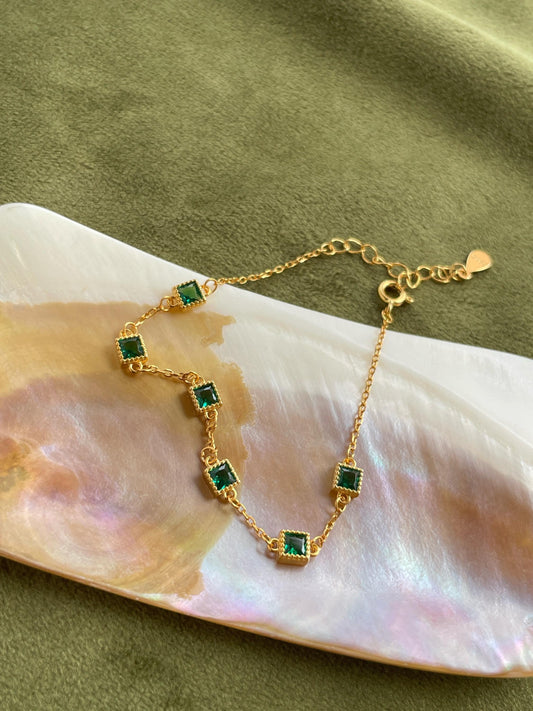 Emerald Square Charm Bracelet, Retro Green Gemstone Chain Bracelet, Dainty Royal Court Gold Plated Silver Jewellery, Elegant Vintage Jewelry