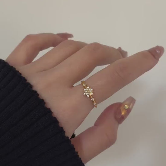 Golden Snowflake Ring