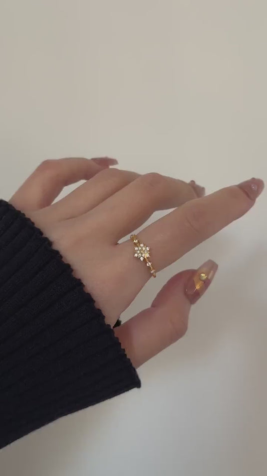 Golden Snowflake Ring